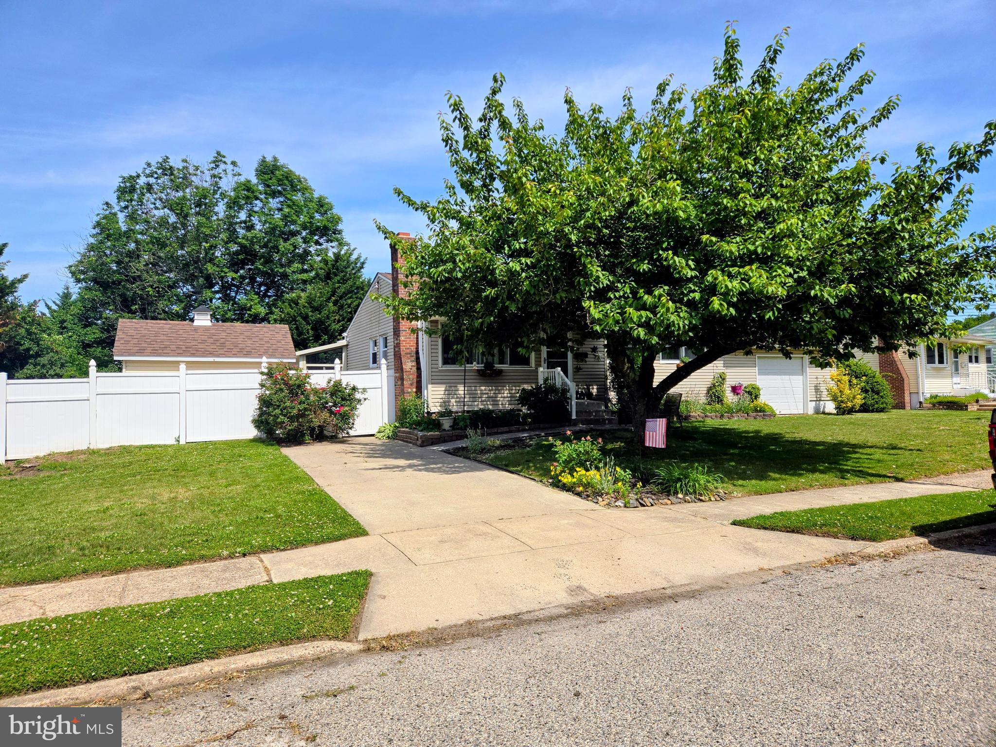410 LARCHMONT DRIVE