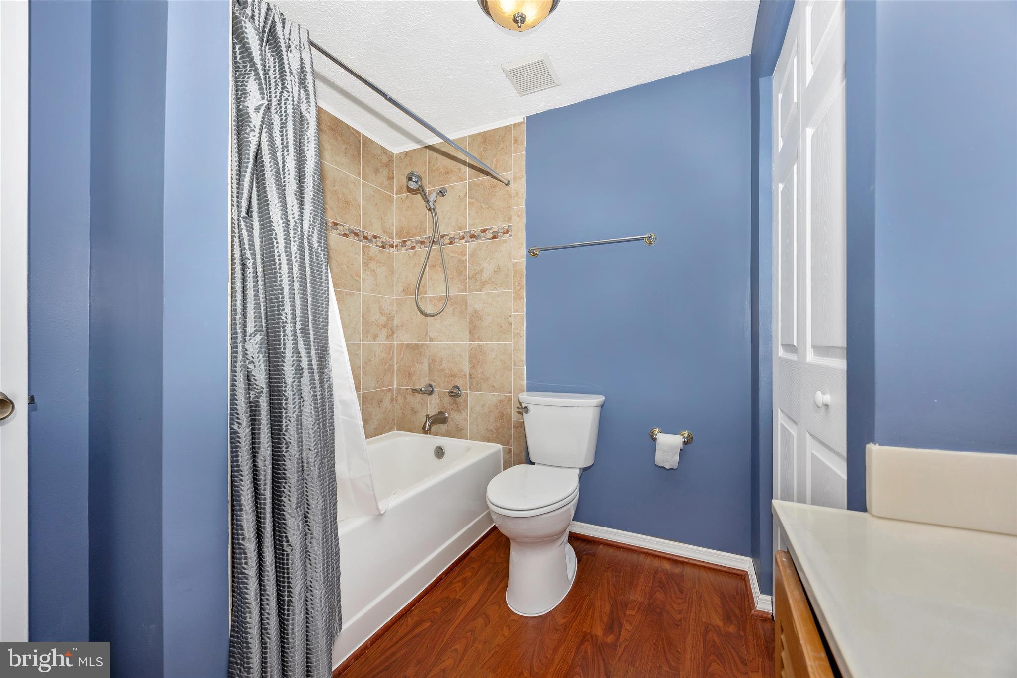 GLADE MANOR - Residential