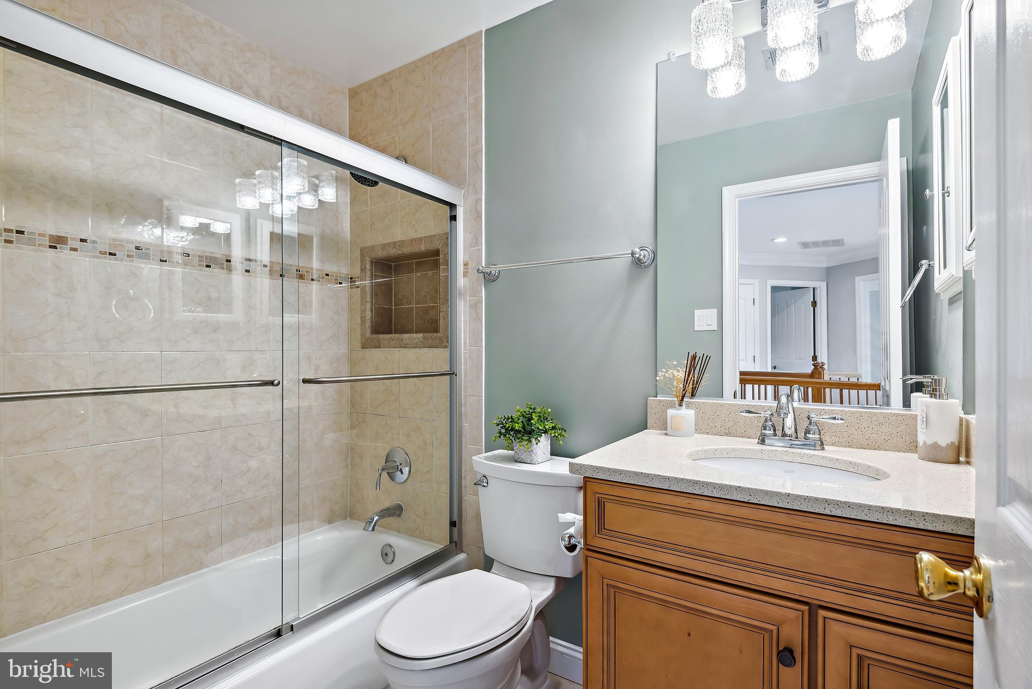 LYNDWOOD MANOR - Residential