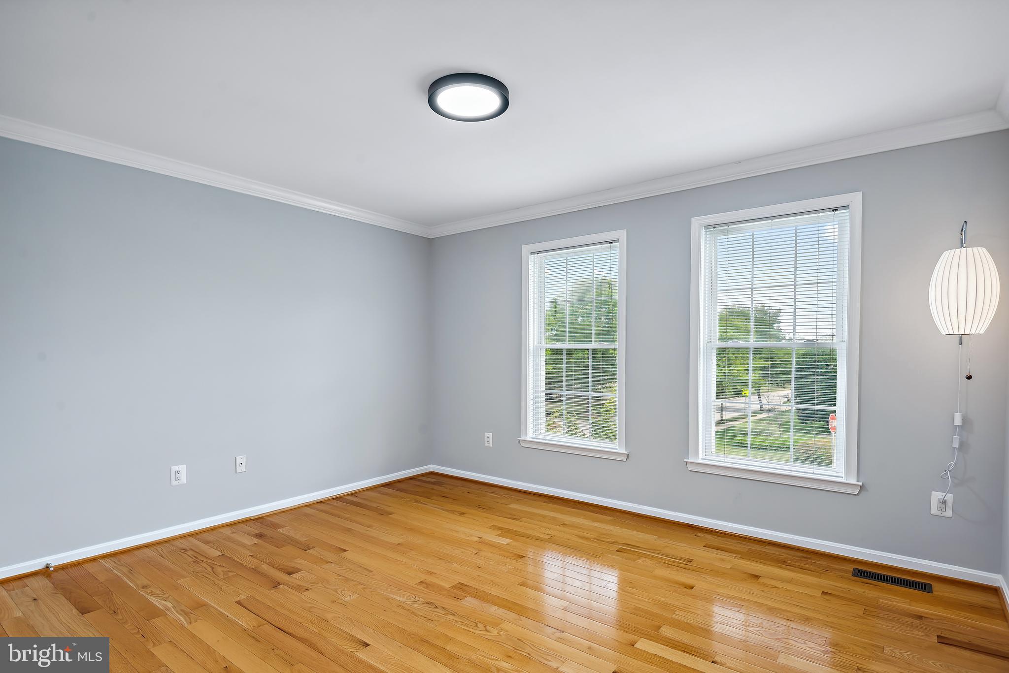 LYNDWOOD MANOR - Residential