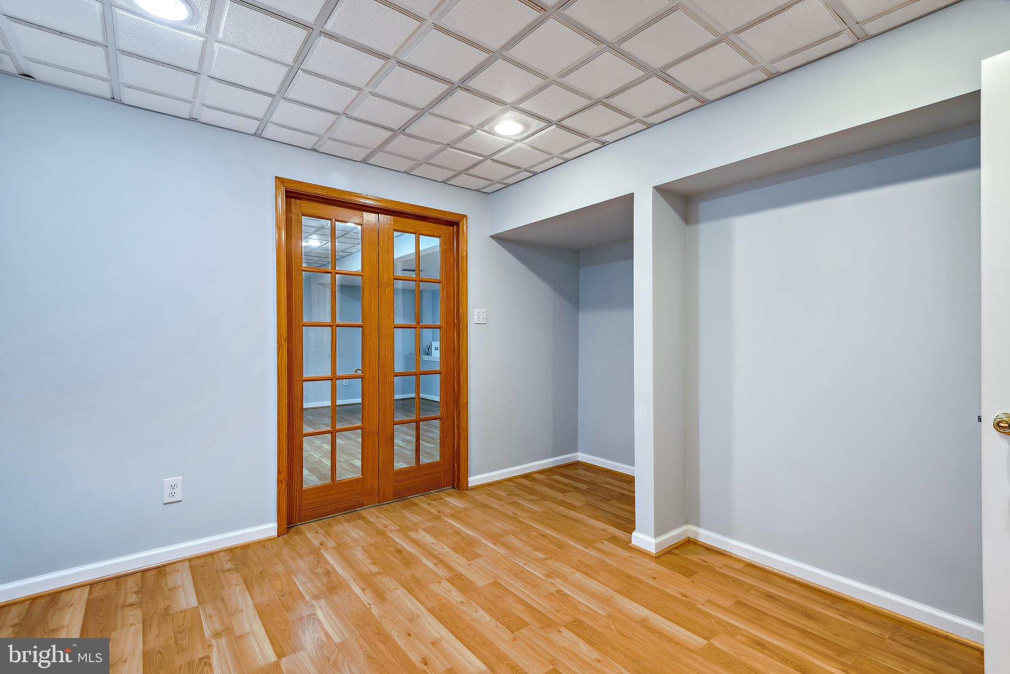 LYNDWOOD MANOR - Residential