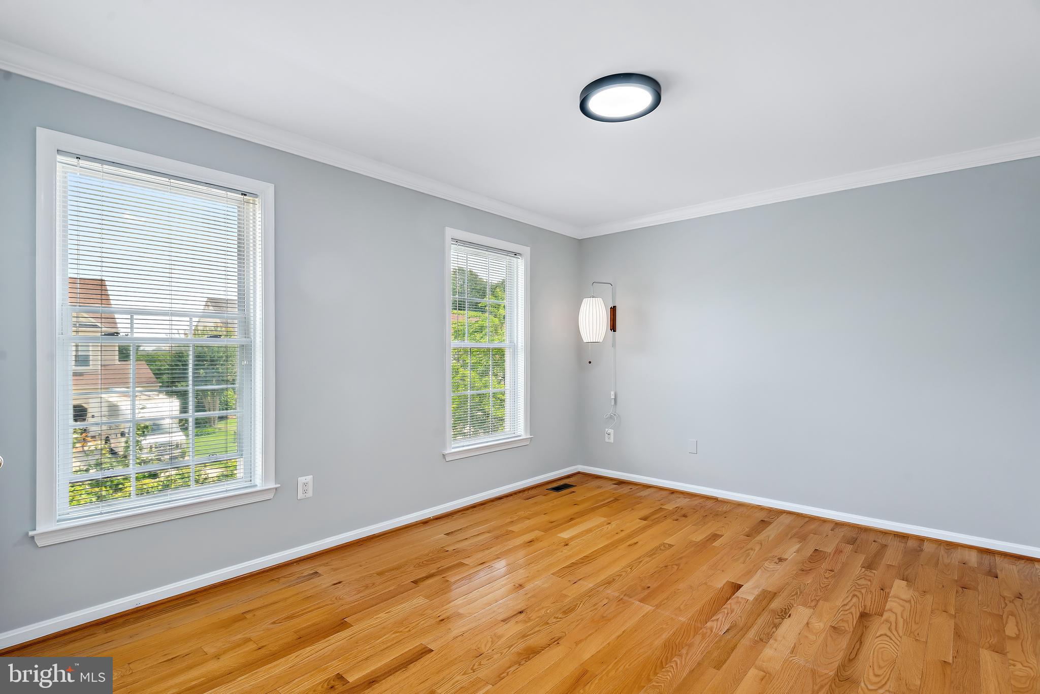 LYNDWOOD MANOR - Residential