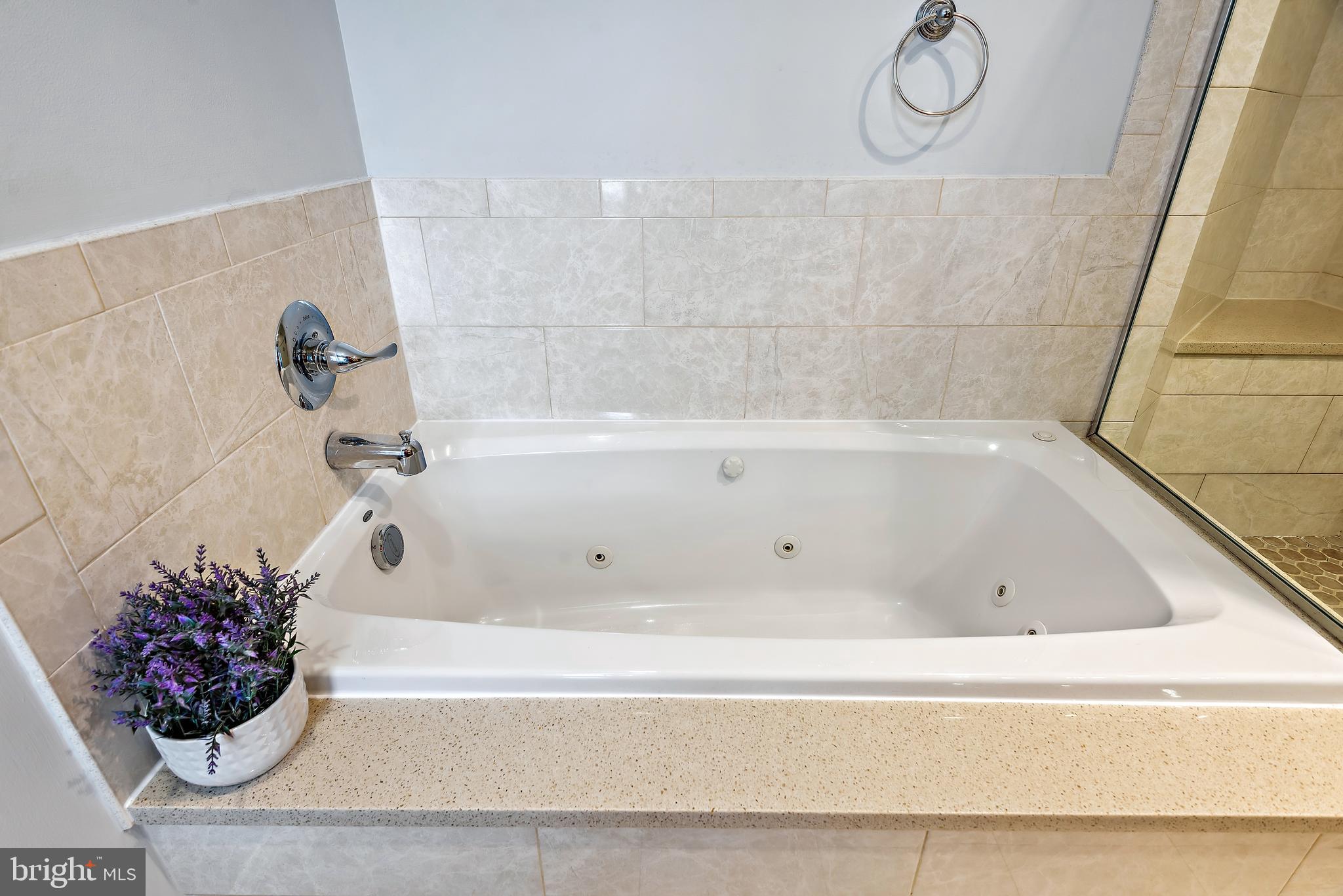 LYNDWOOD MANOR - Residential