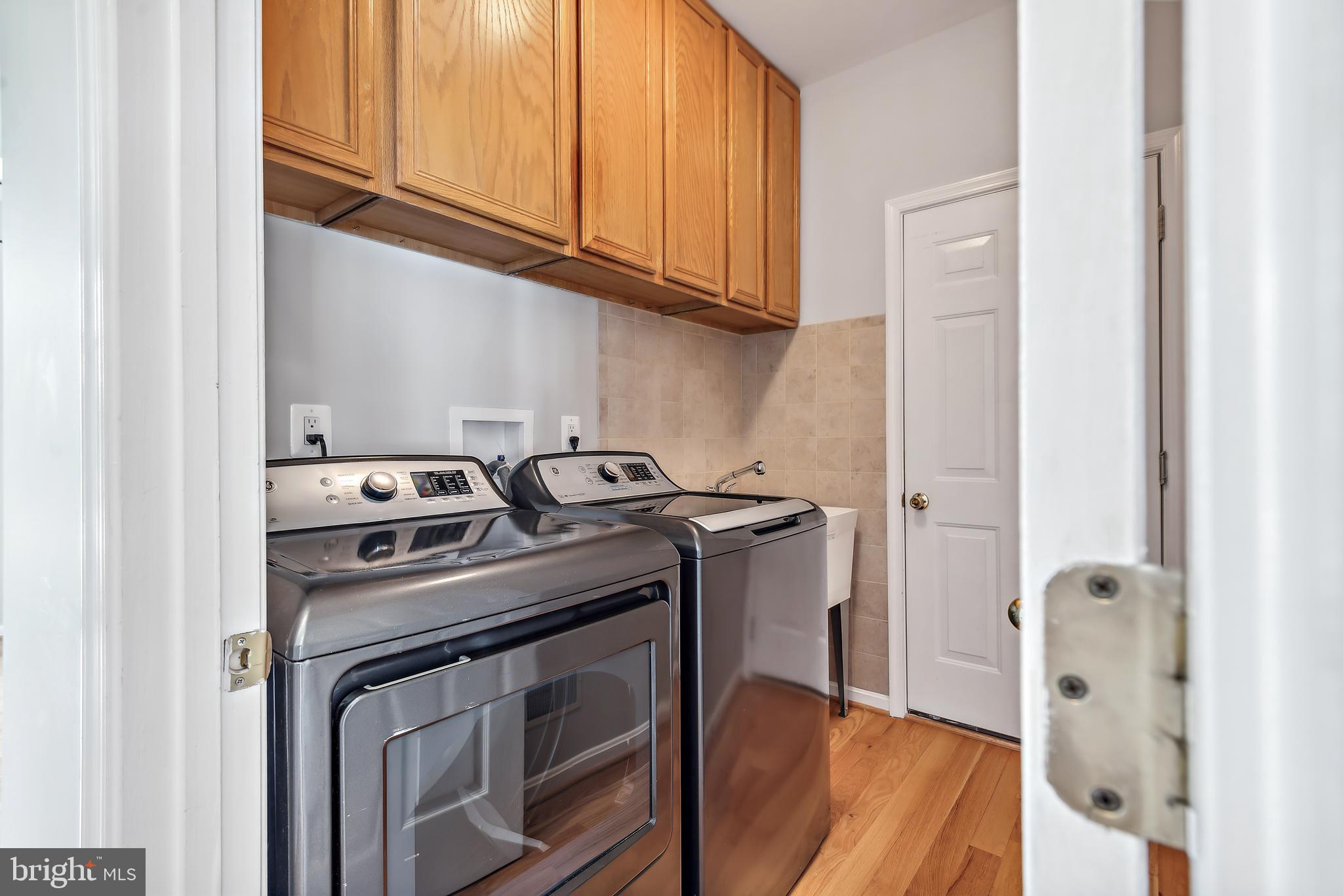 LYNDWOOD MANOR - Residential