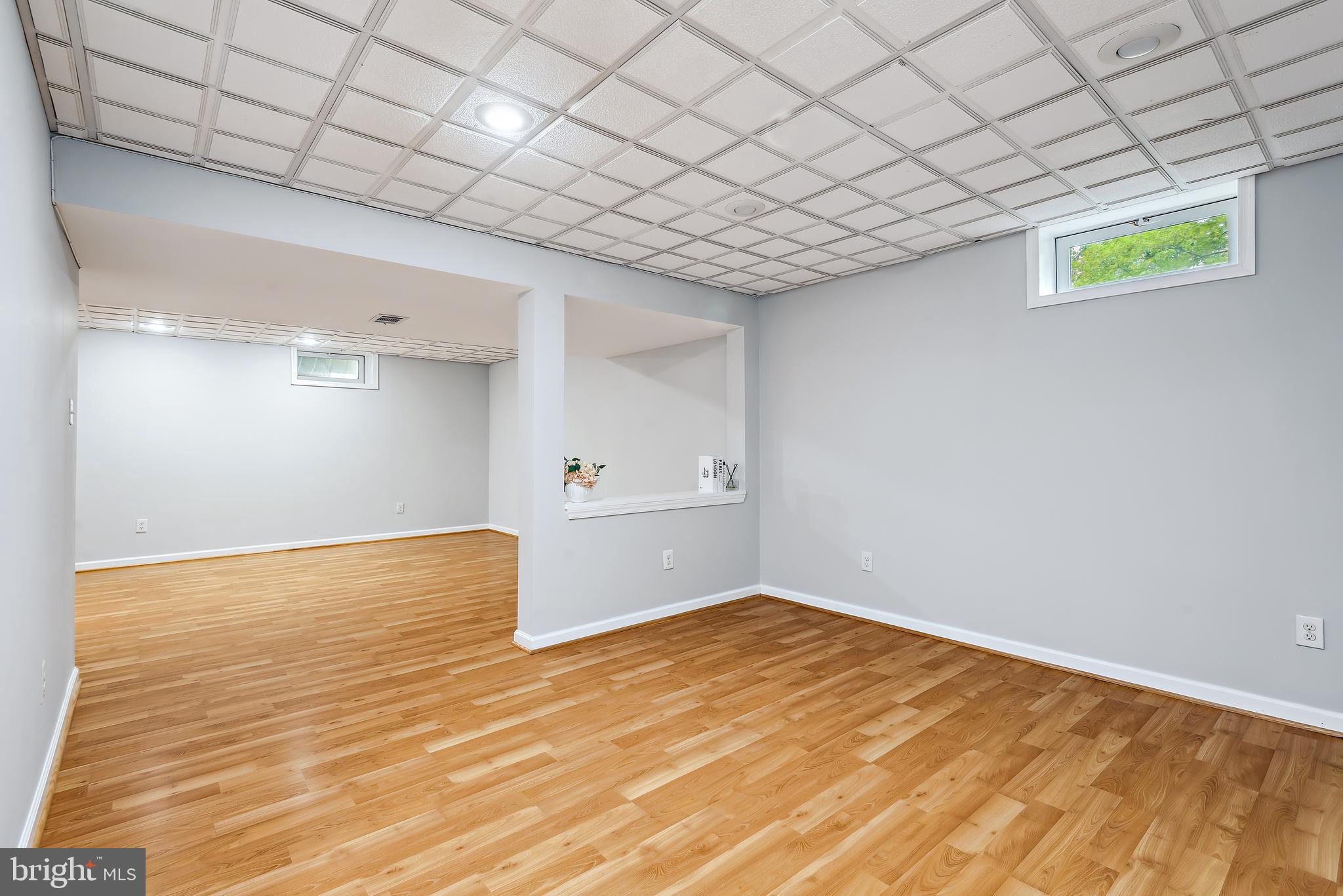 LYNDWOOD MANOR - Residential