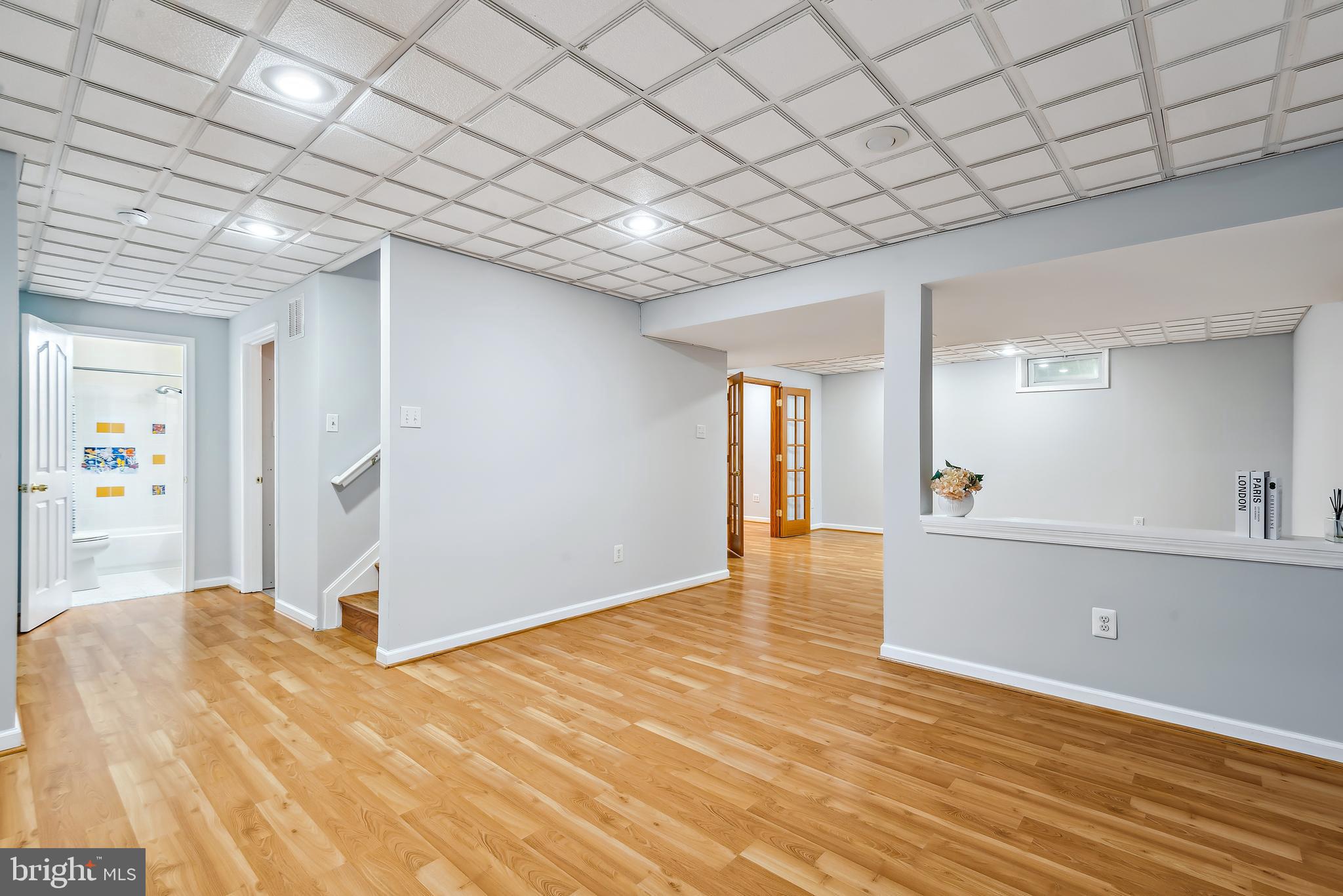 LYNDWOOD MANOR - Residential