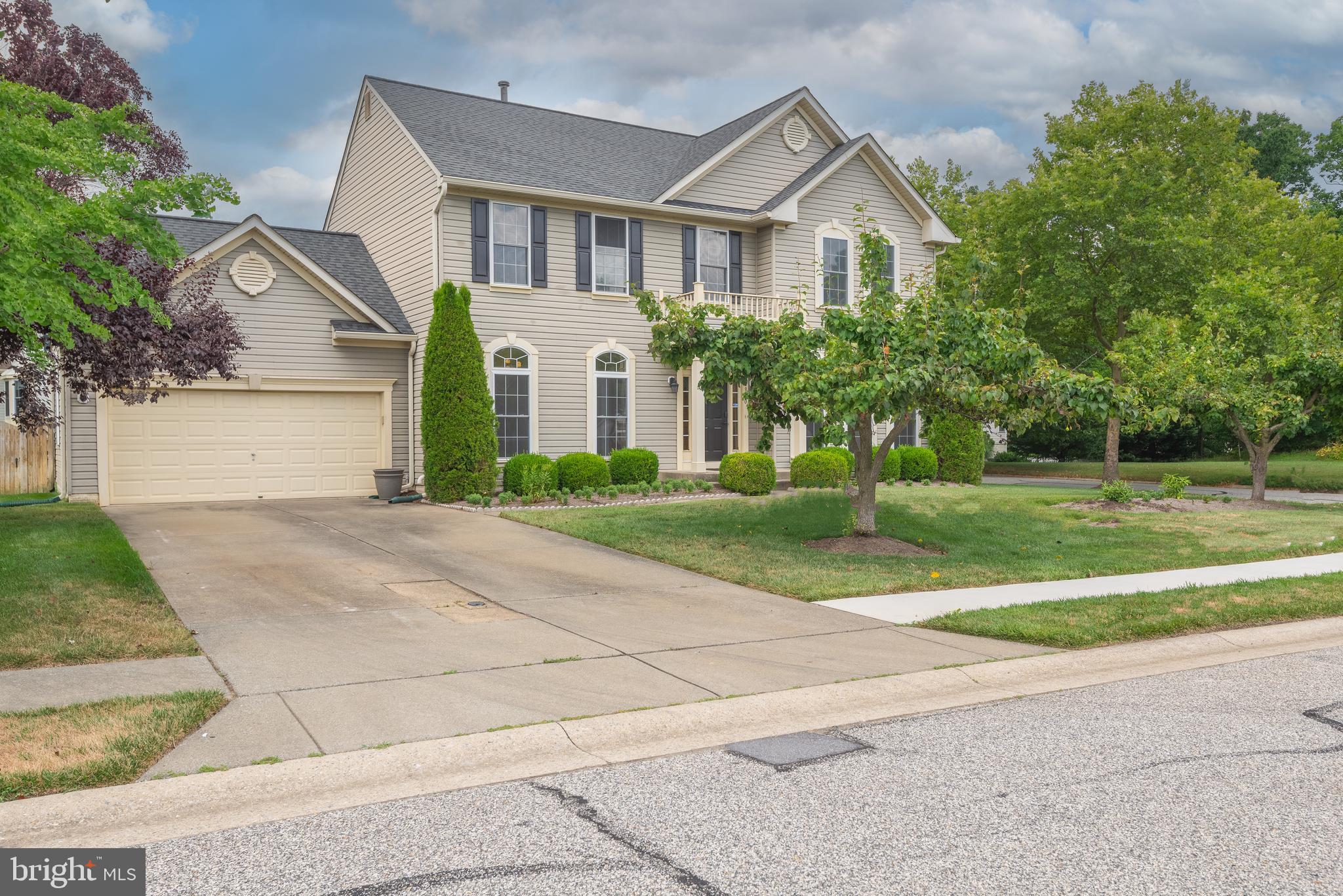 LYNDWOOD MANOR - Residential