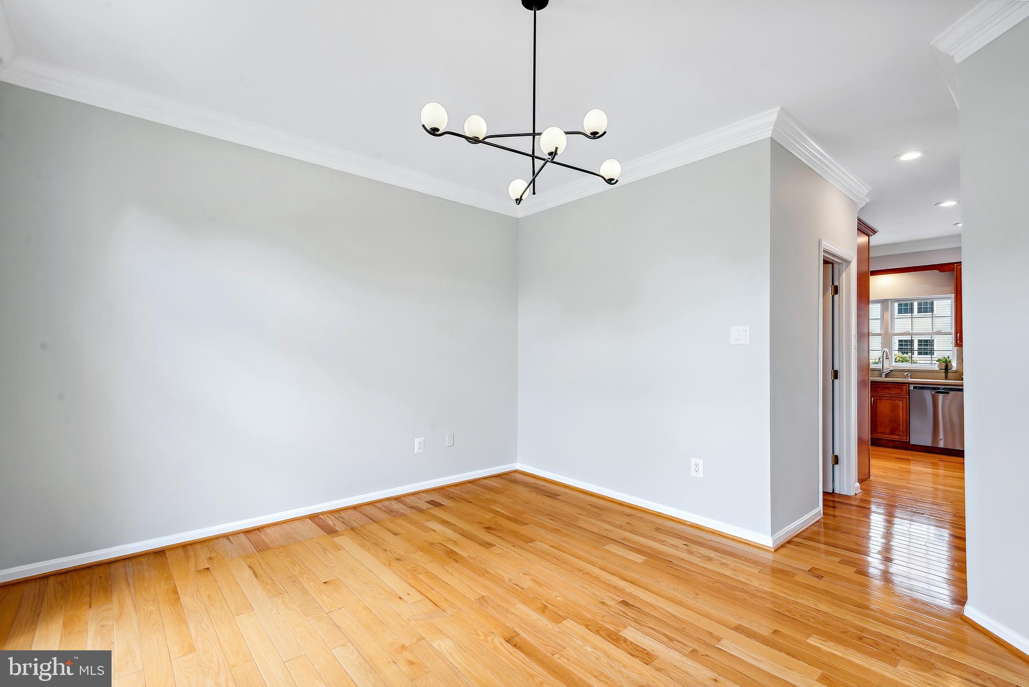 LYNDWOOD MANOR - Residential