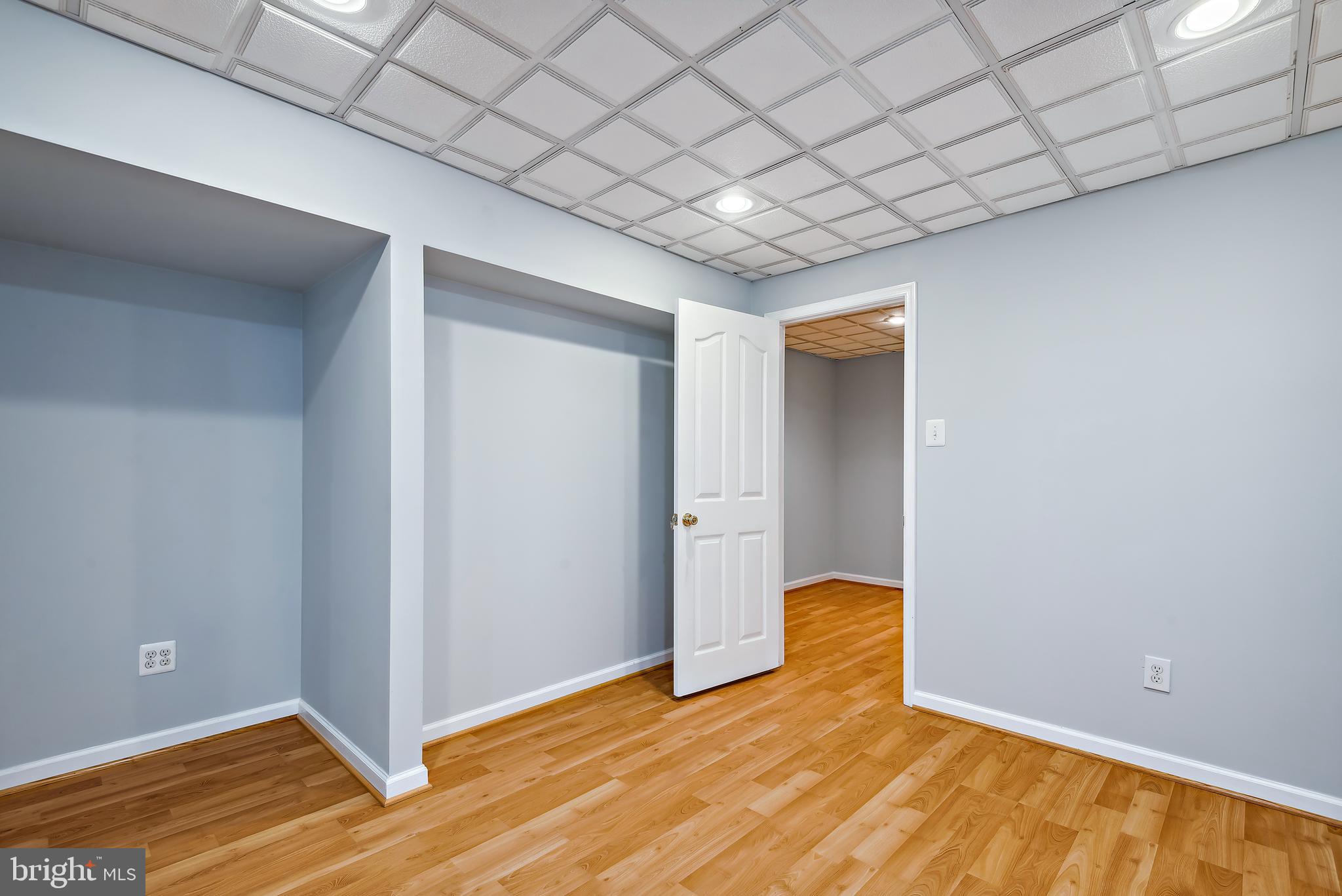 LYNDWOOD MANOR - Residential