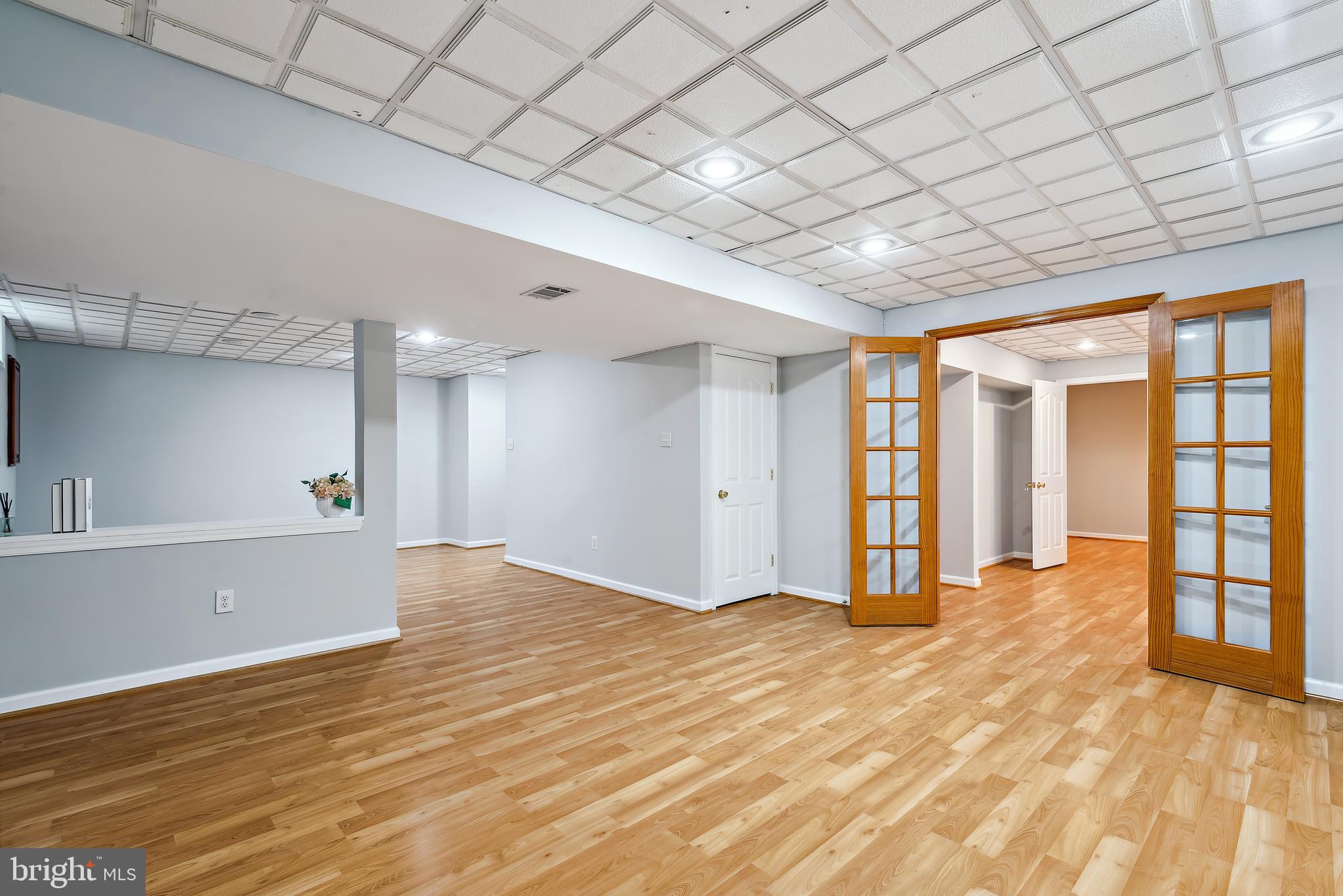 LYNDWOOD MANOR - Residential