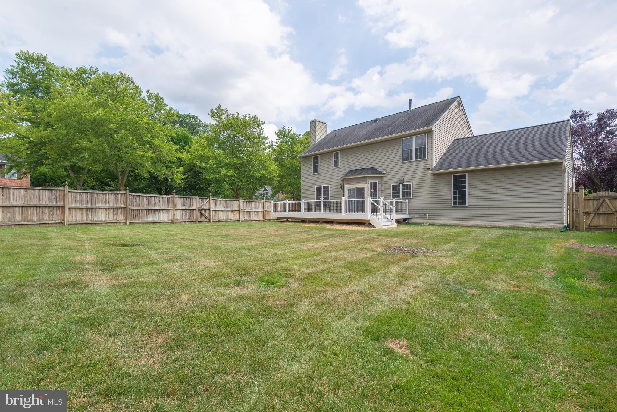 LYNDWOOD MANOR - Residential