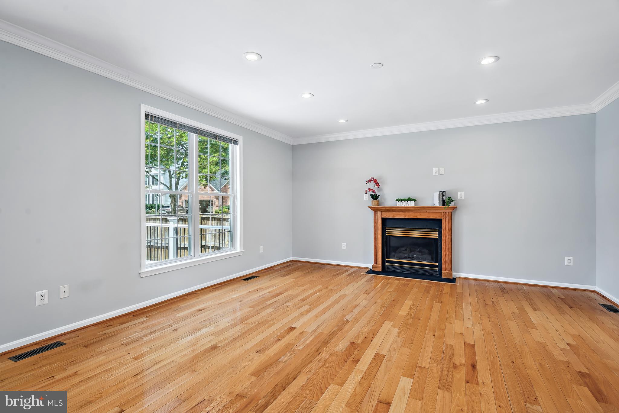 LYNDWOOD MANOR - Residential