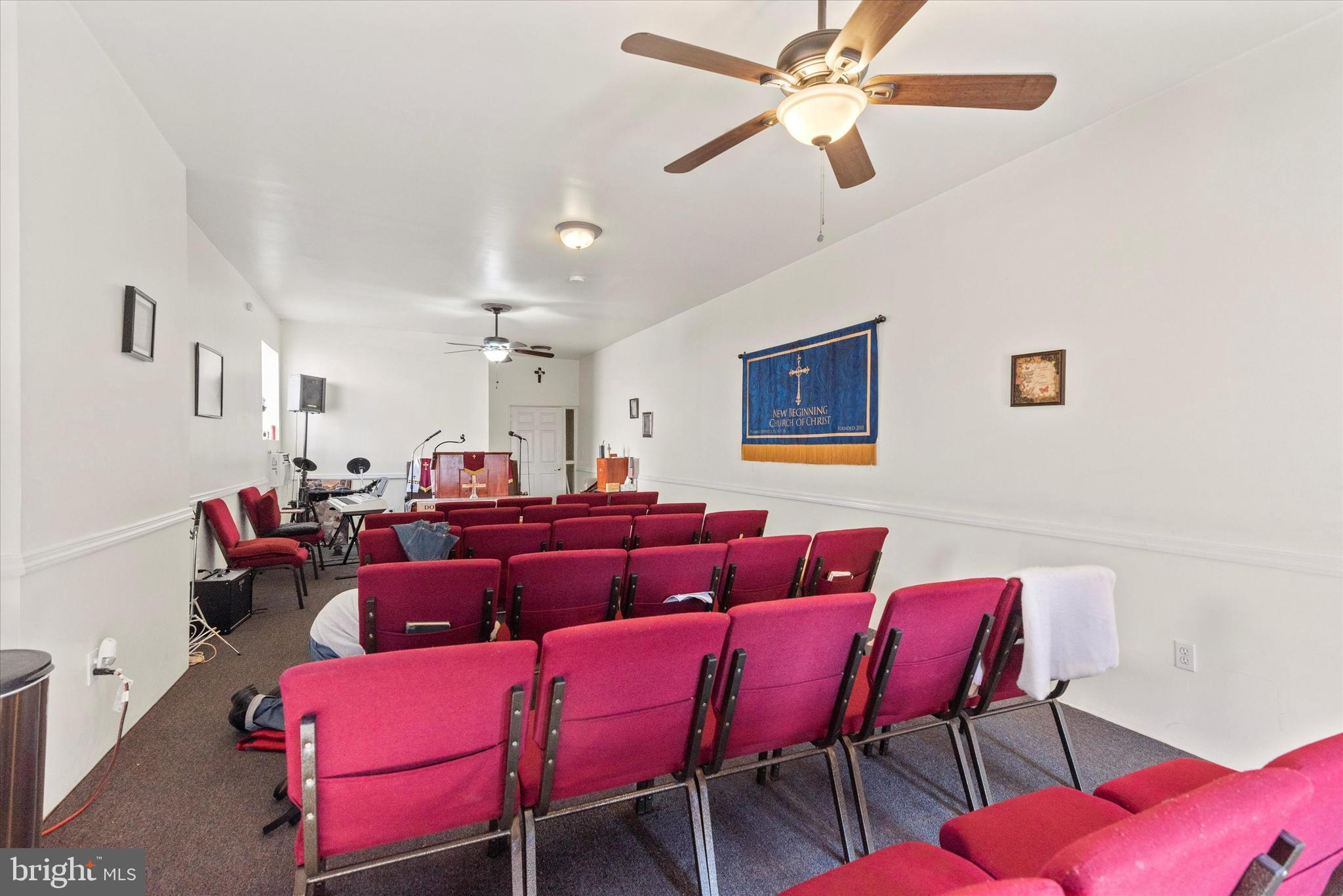 OAK LANE - Commercial Sale