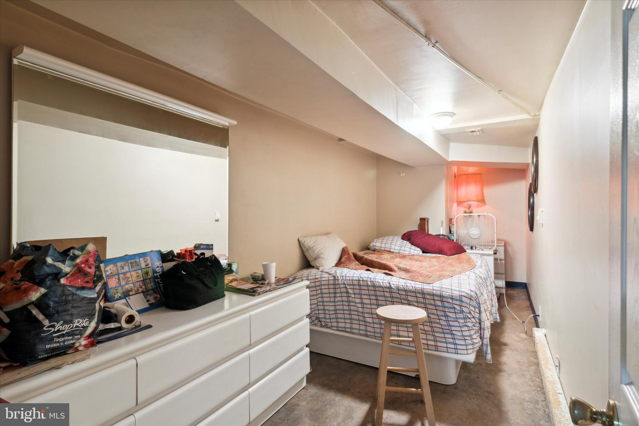 OAK LANE - Commercial Sale