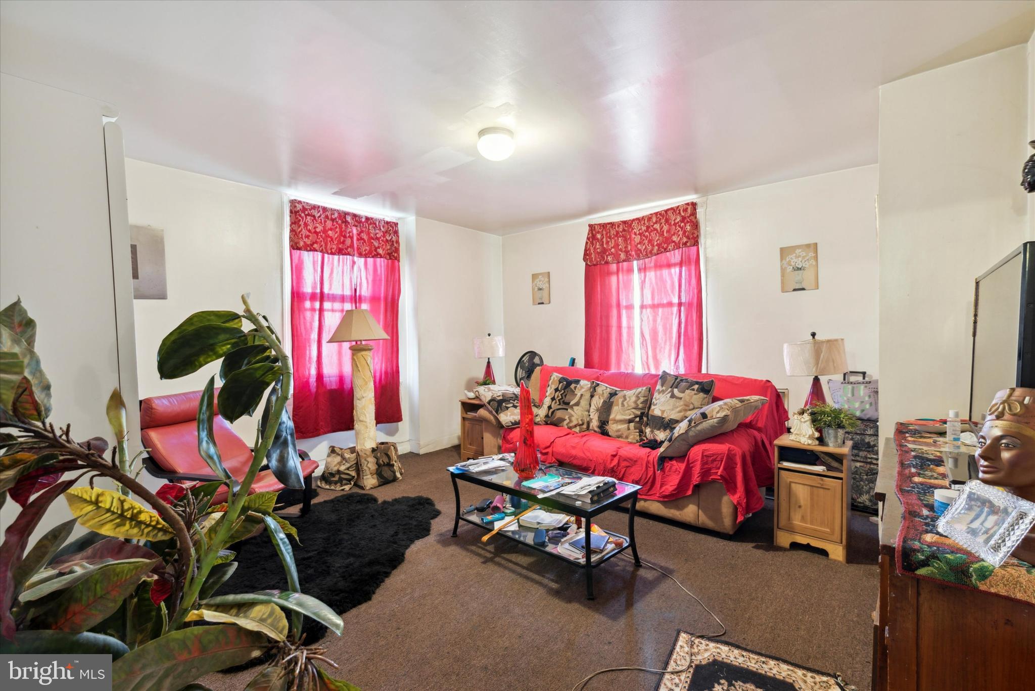 OAK LANE - Commercial Sale