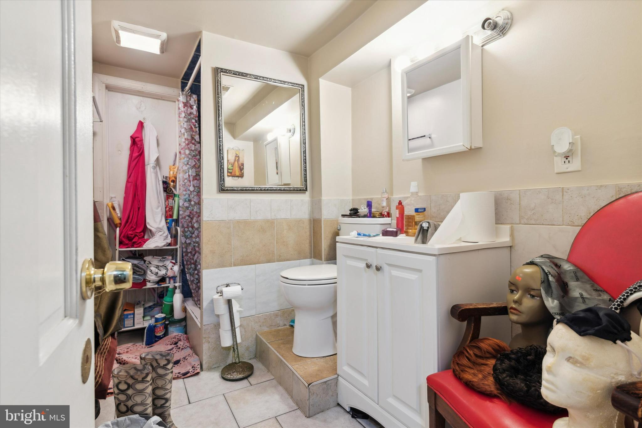 OAK LANE - Commercial Sale