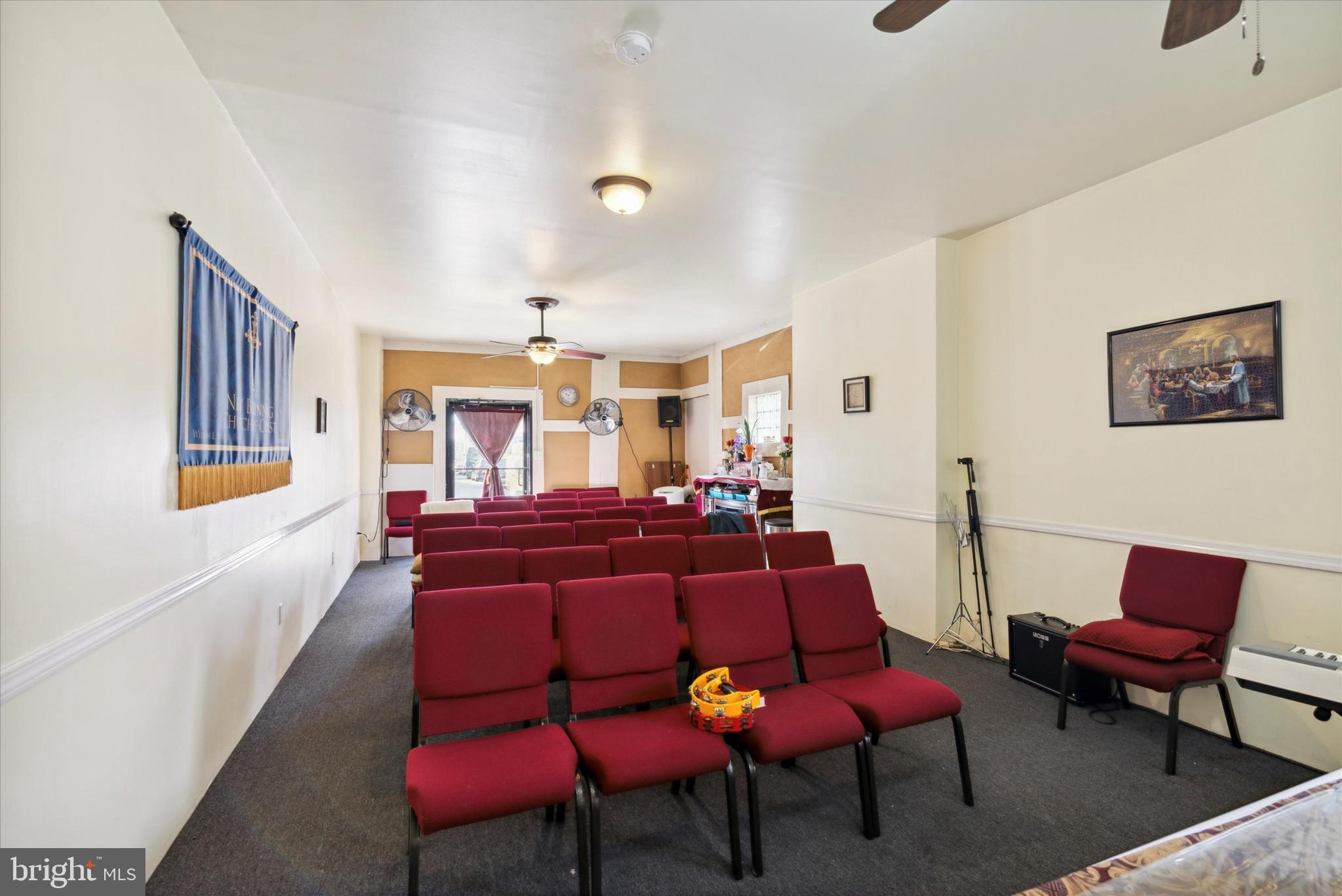 OAK LANE - Commercial Sale