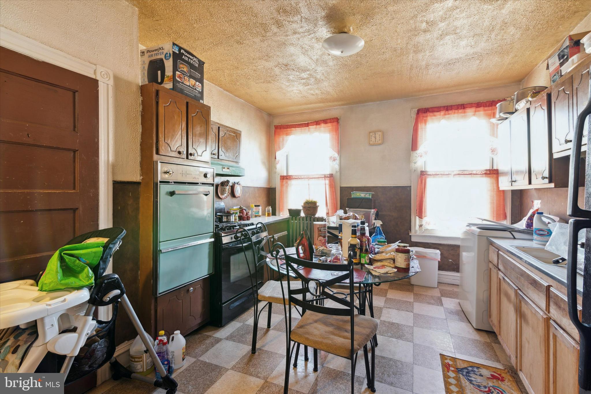 OAK LANE - Commercial Sale