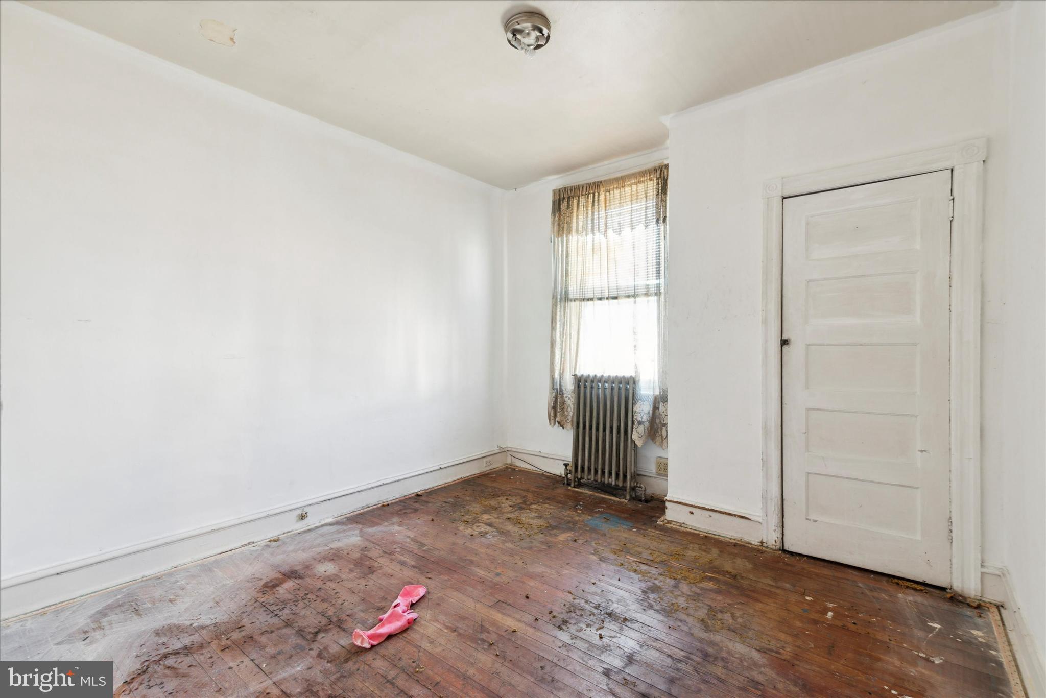 OAK LANE - Commercial Sale