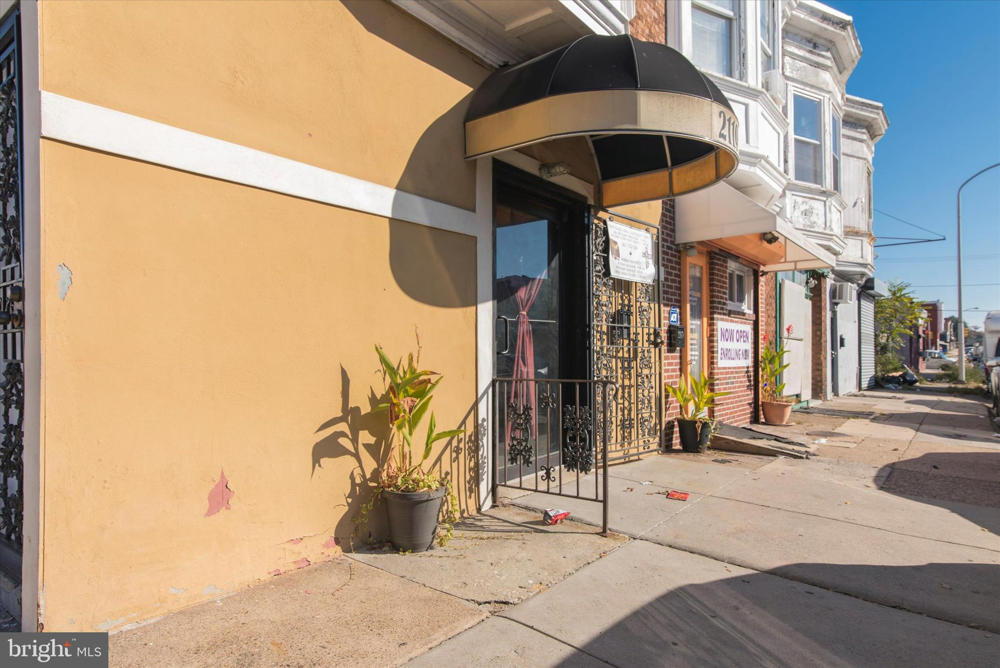 OAK LANE - Commercial Sale