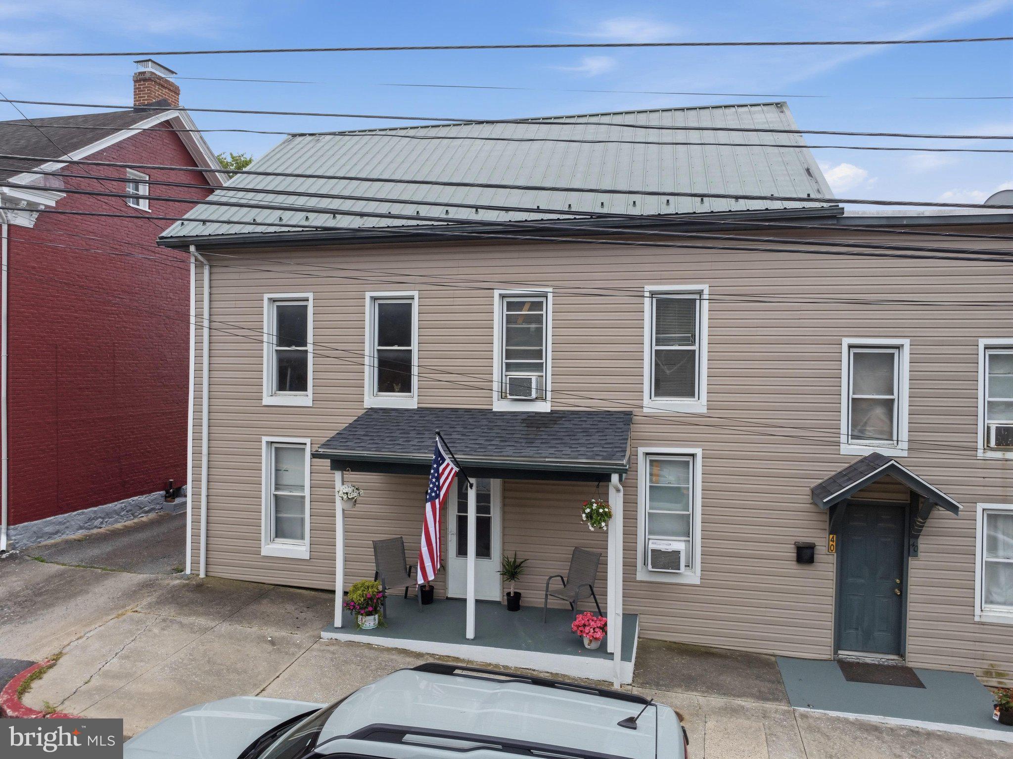 38 W POTOMAC STREET W