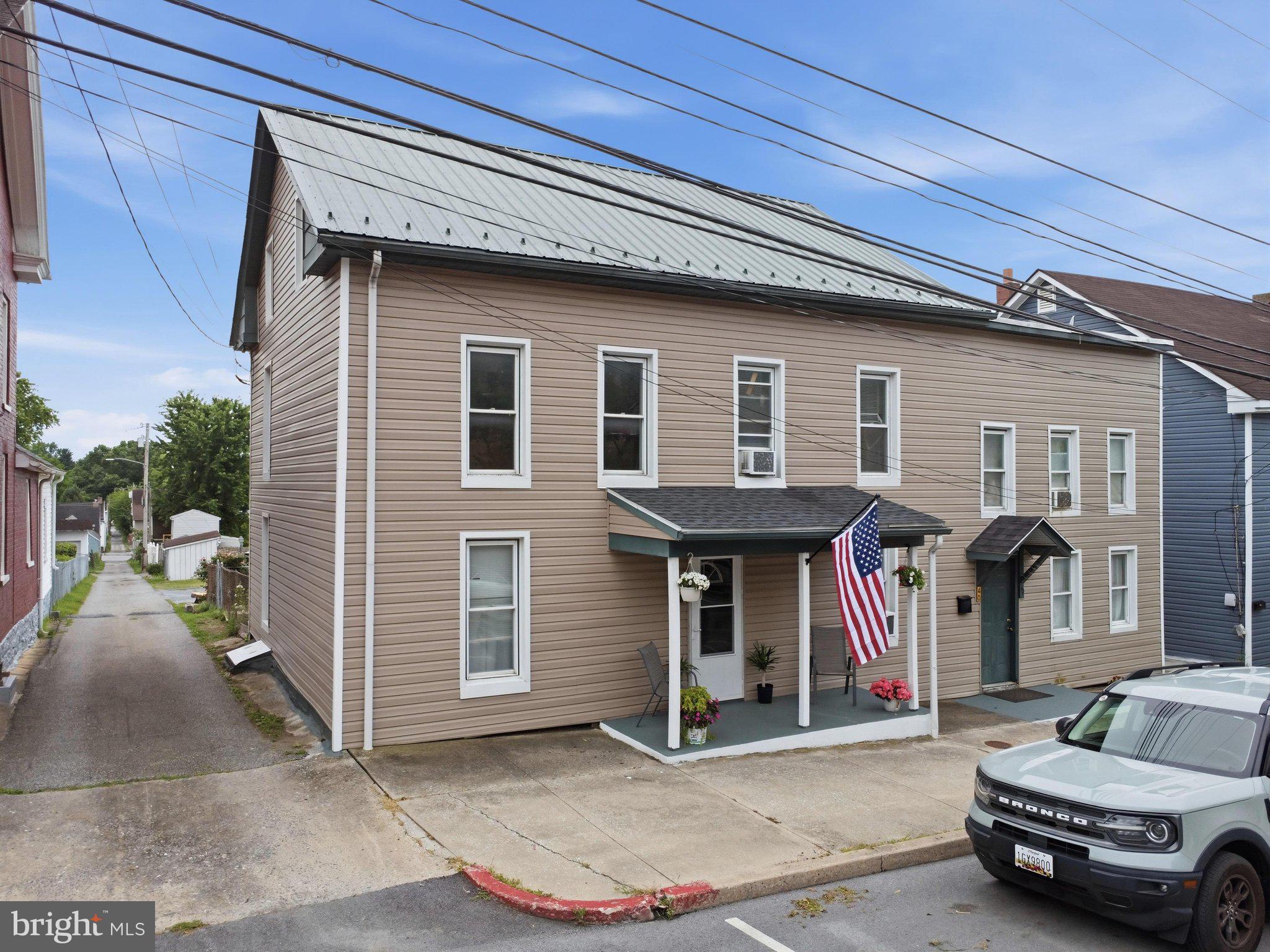 38 W POTOMAC STREET W
