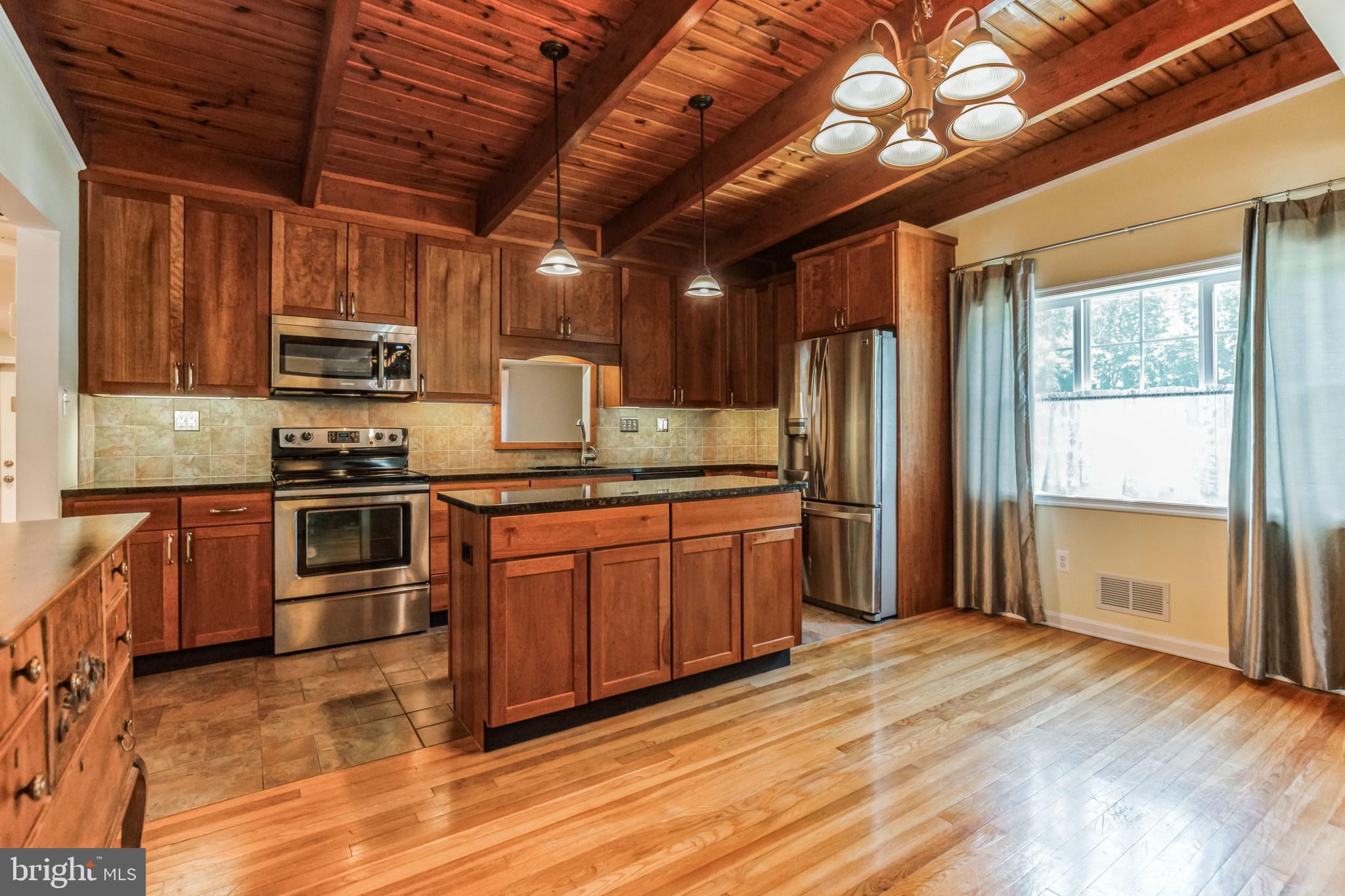 SOUTH HAMPTON VILLAGE - Residential