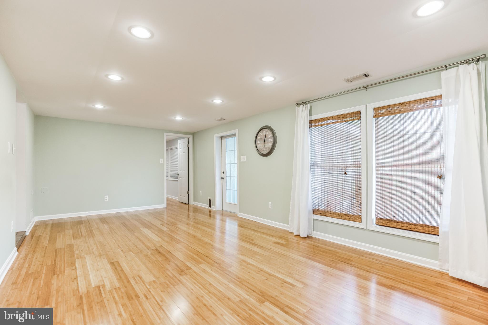 SOUTH HAMPTON VILLAGE - Residential