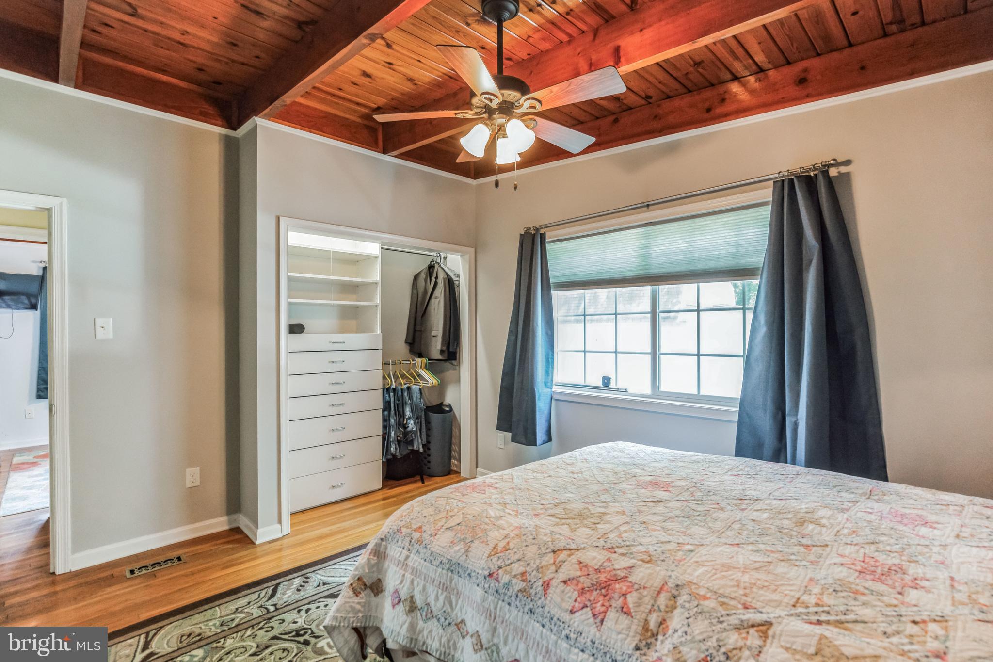 SOUTH HAMPTON VILLAGE - Residential