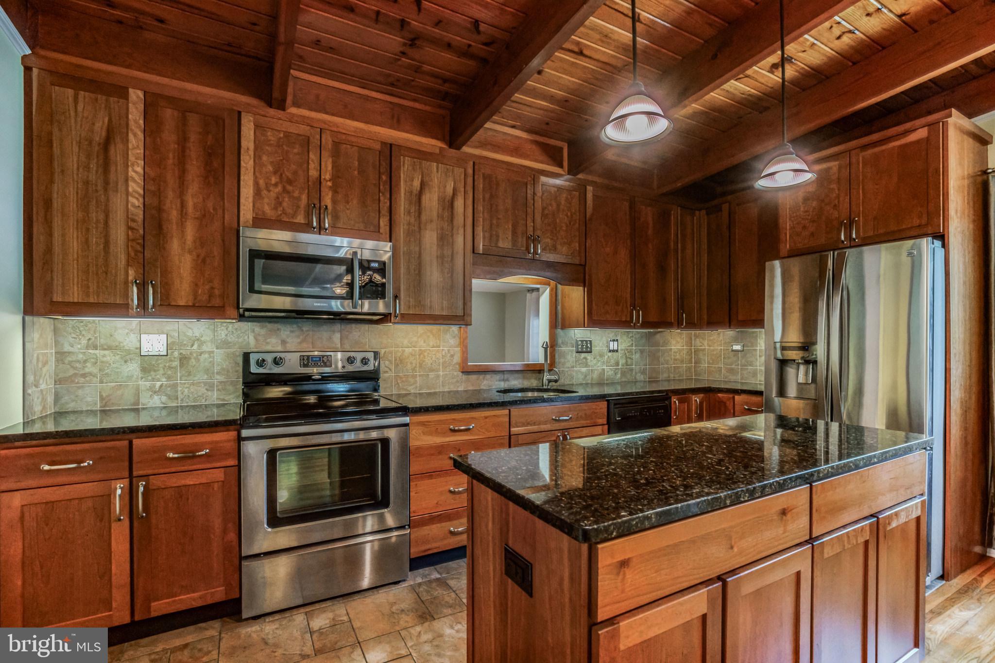 SOUTH HAMPTON VILLAGE - Residential