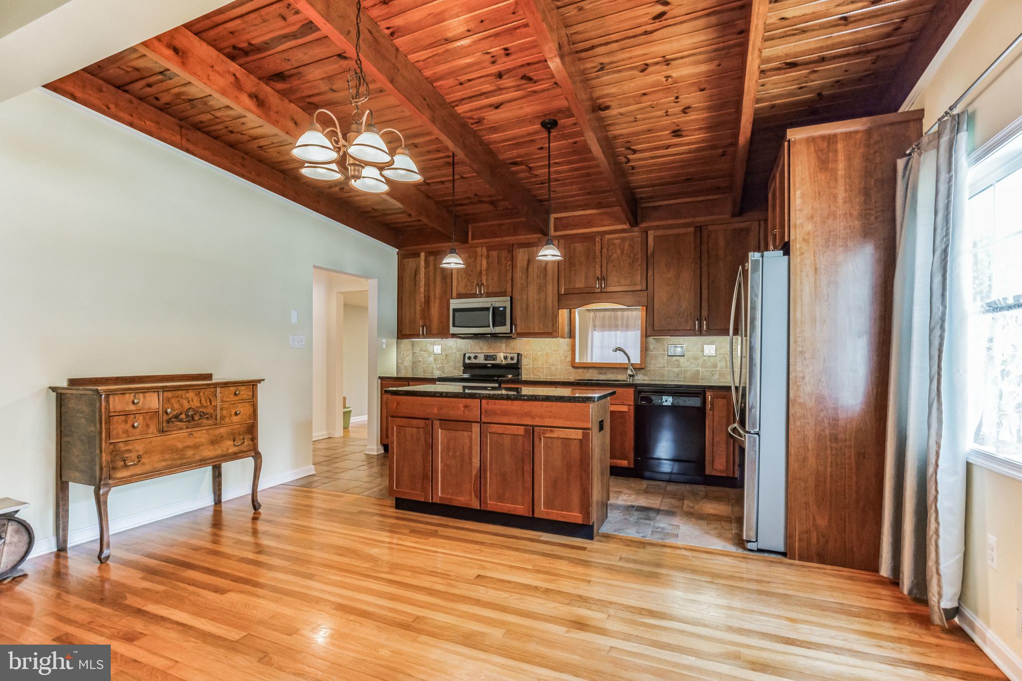 SOUTH HAMPTON VILLAGE - Residential