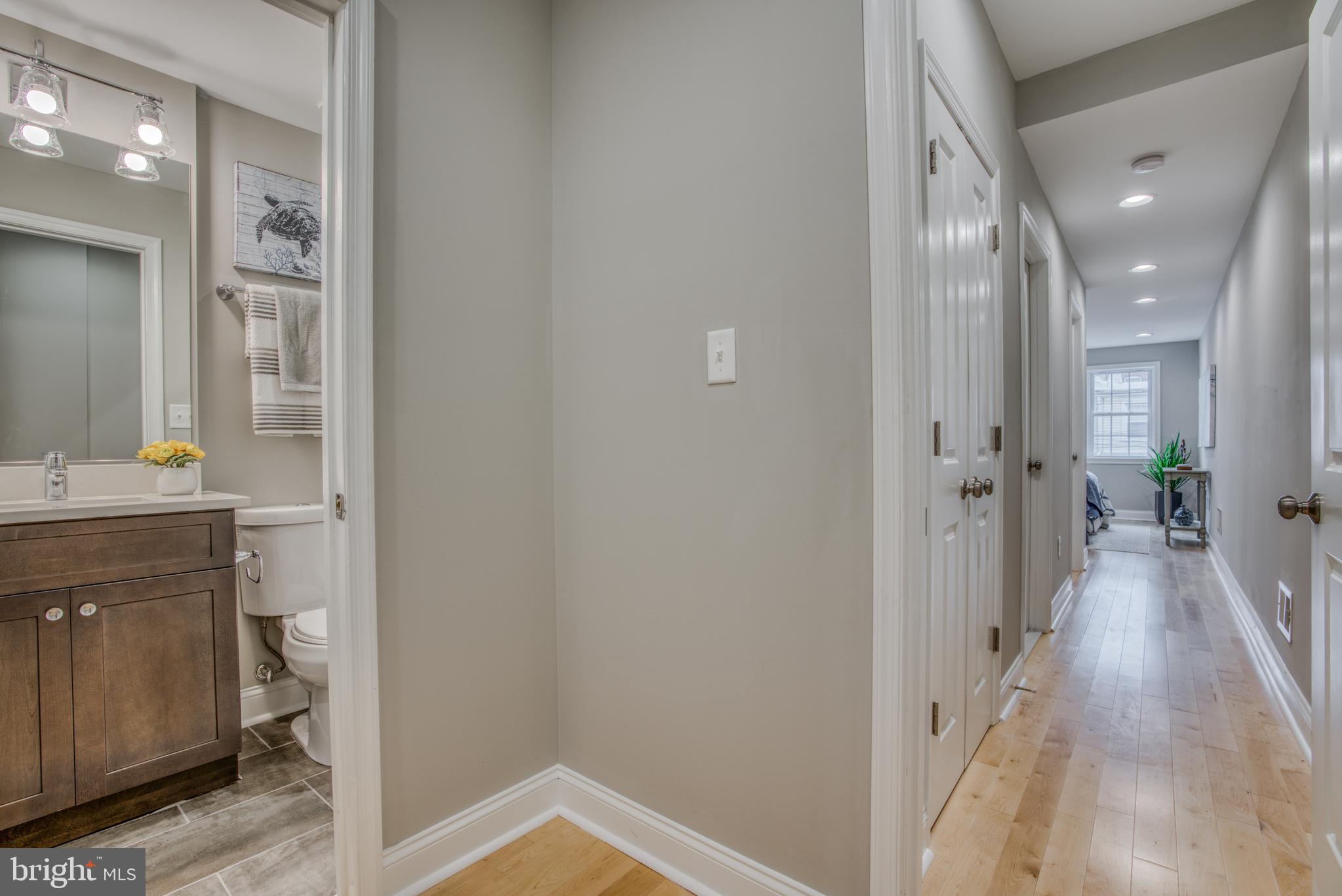 LOCUST POINT - Residential