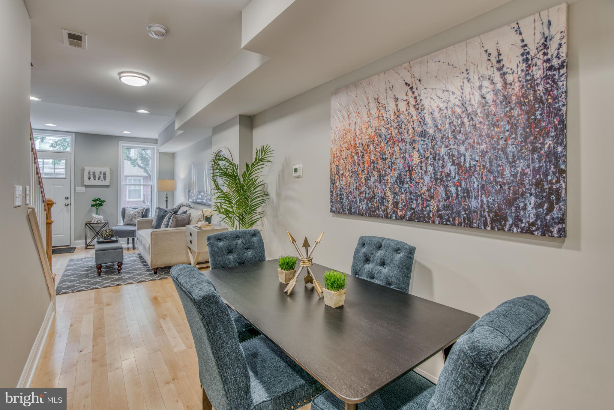 LOCUST POINT - Residential