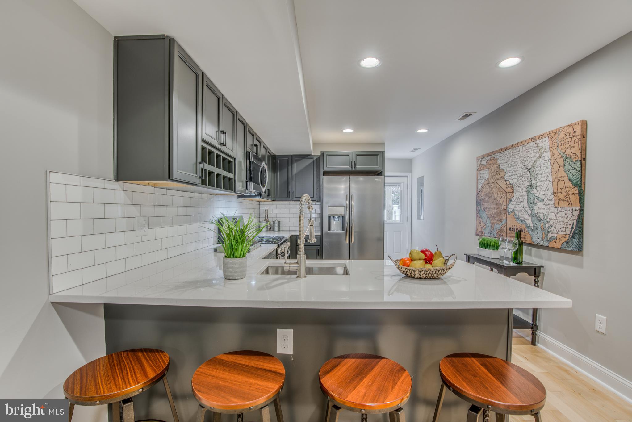 LOCUST POINT - Residential