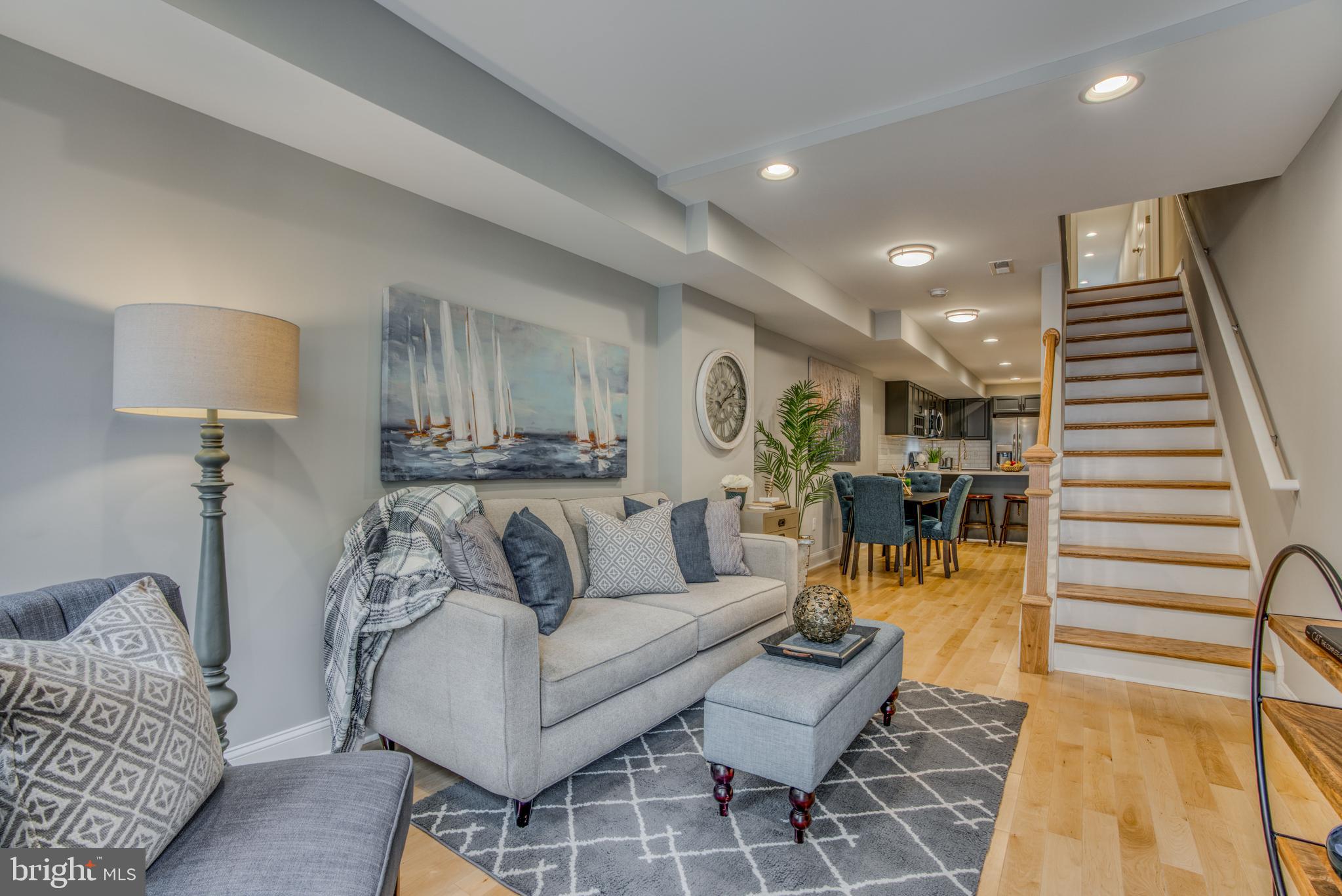 LOCUST POINT - Residential