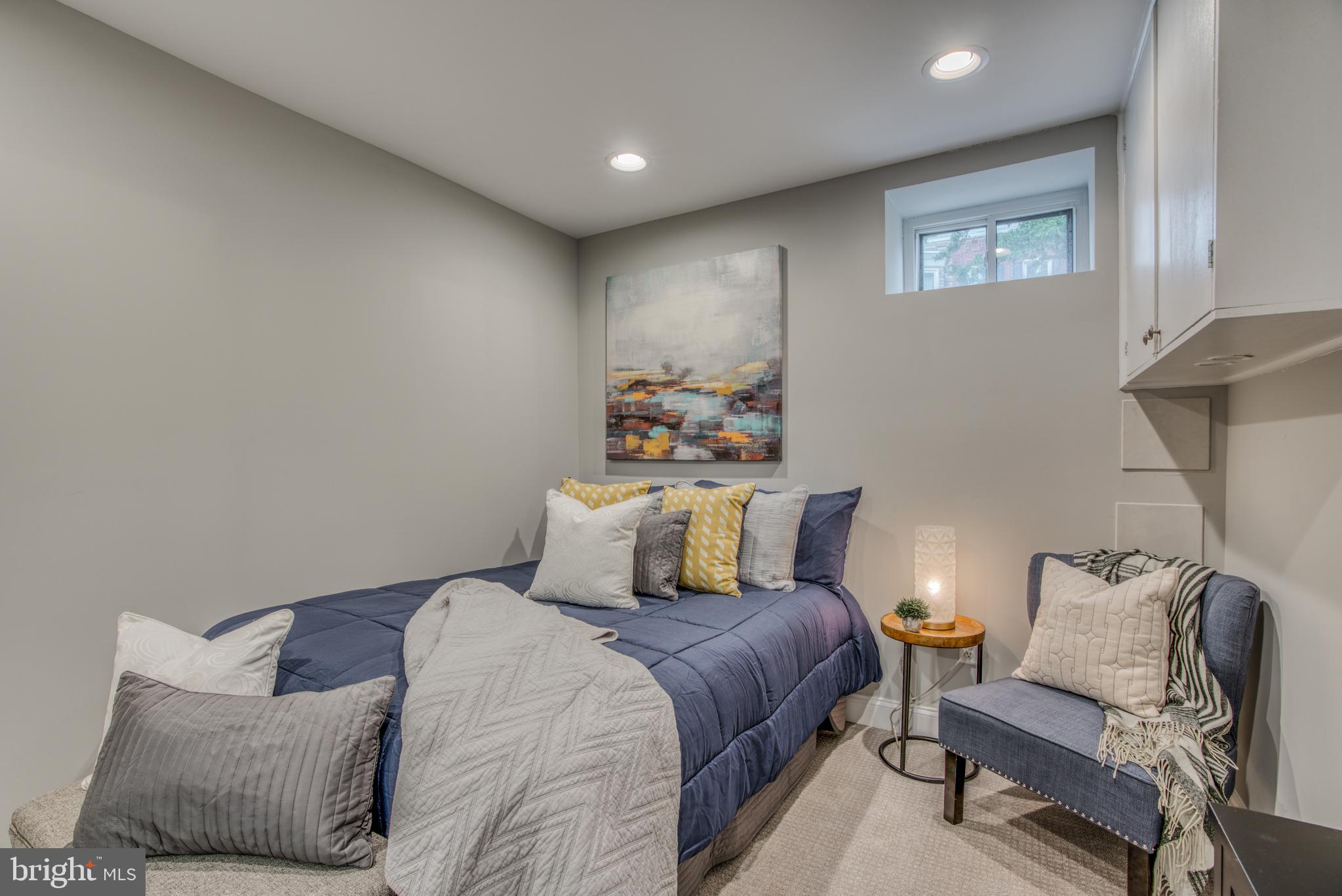 LOCUST POINT - Residential