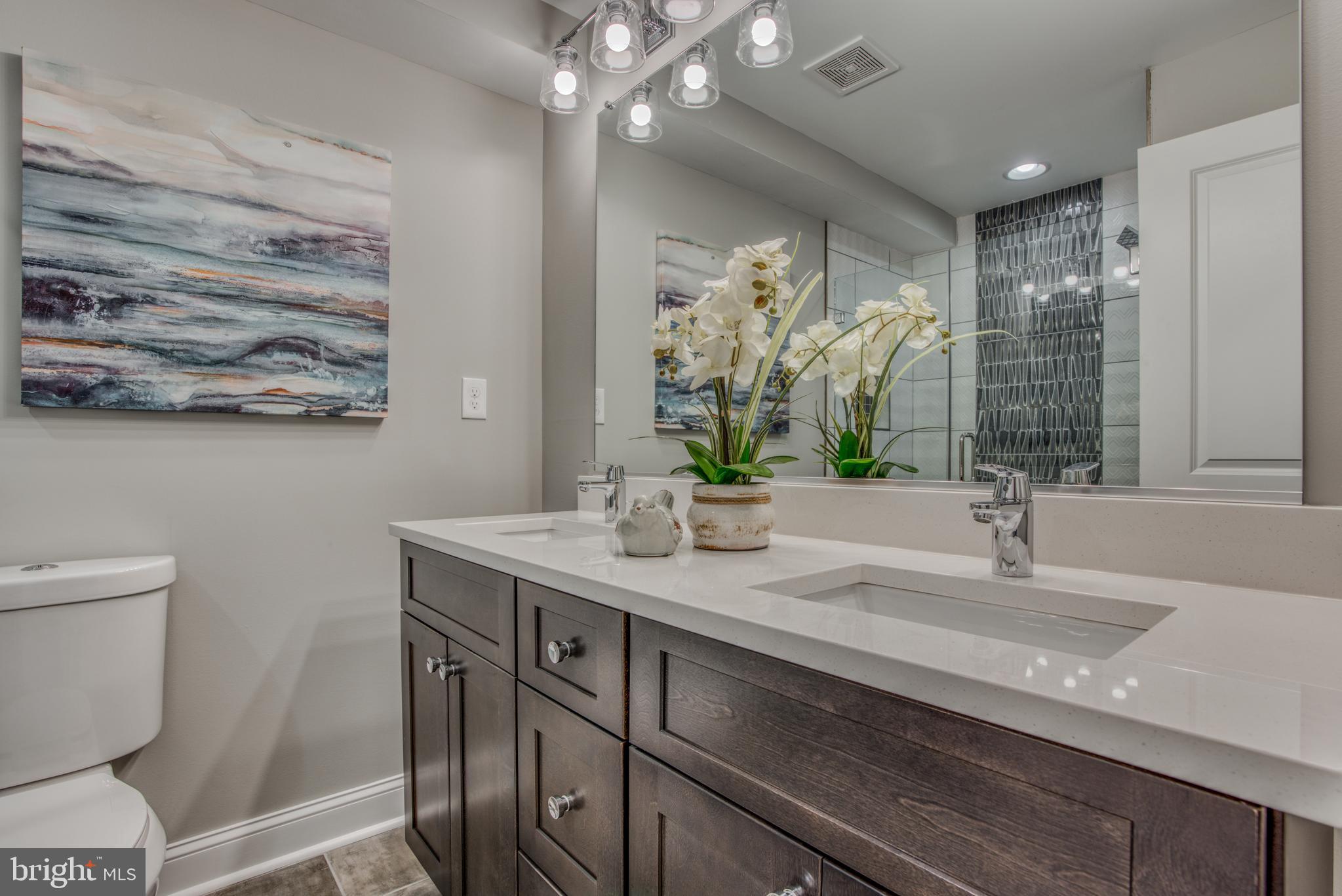 LOCUST POINT - Residential