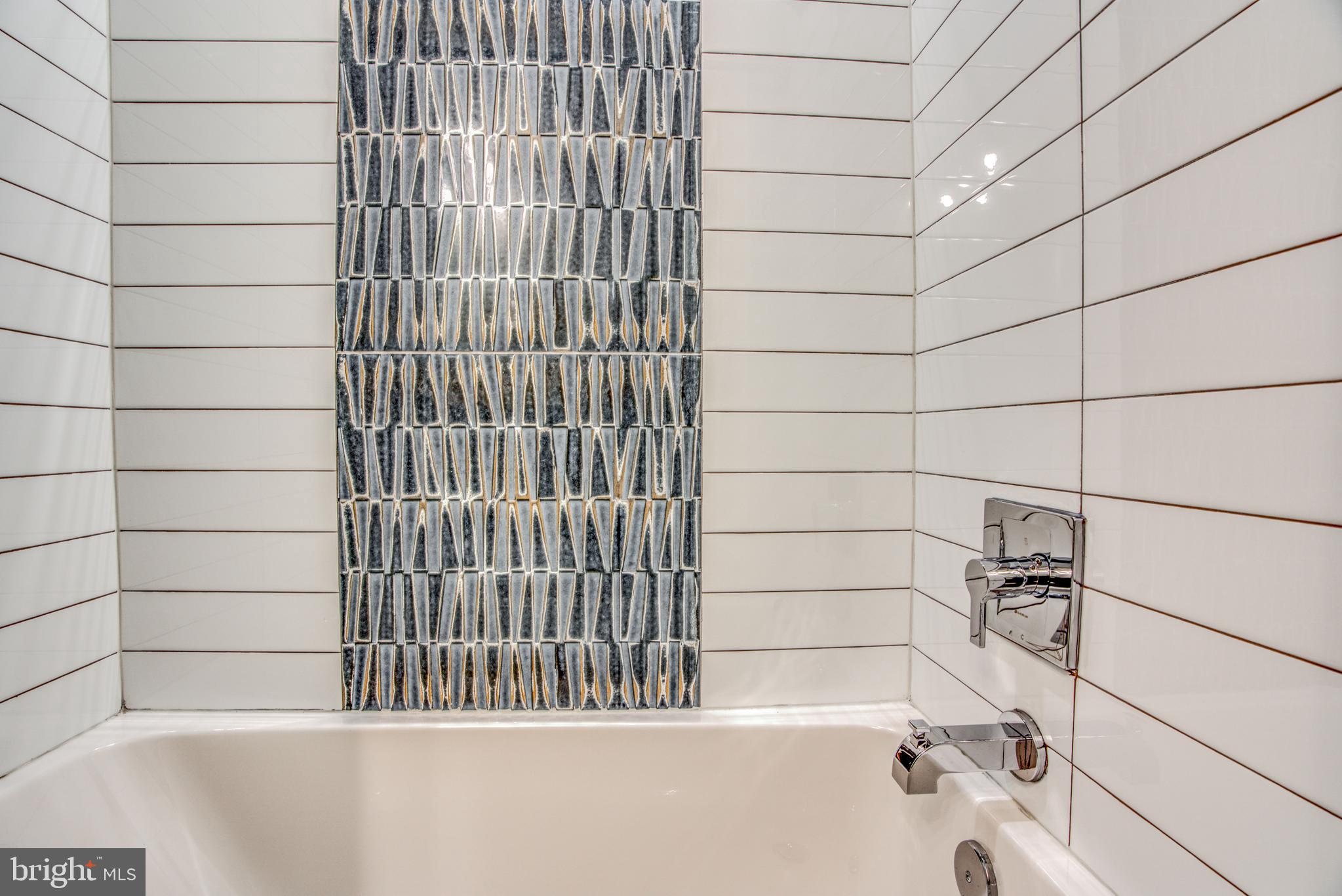 LOCUST POINT - Residential