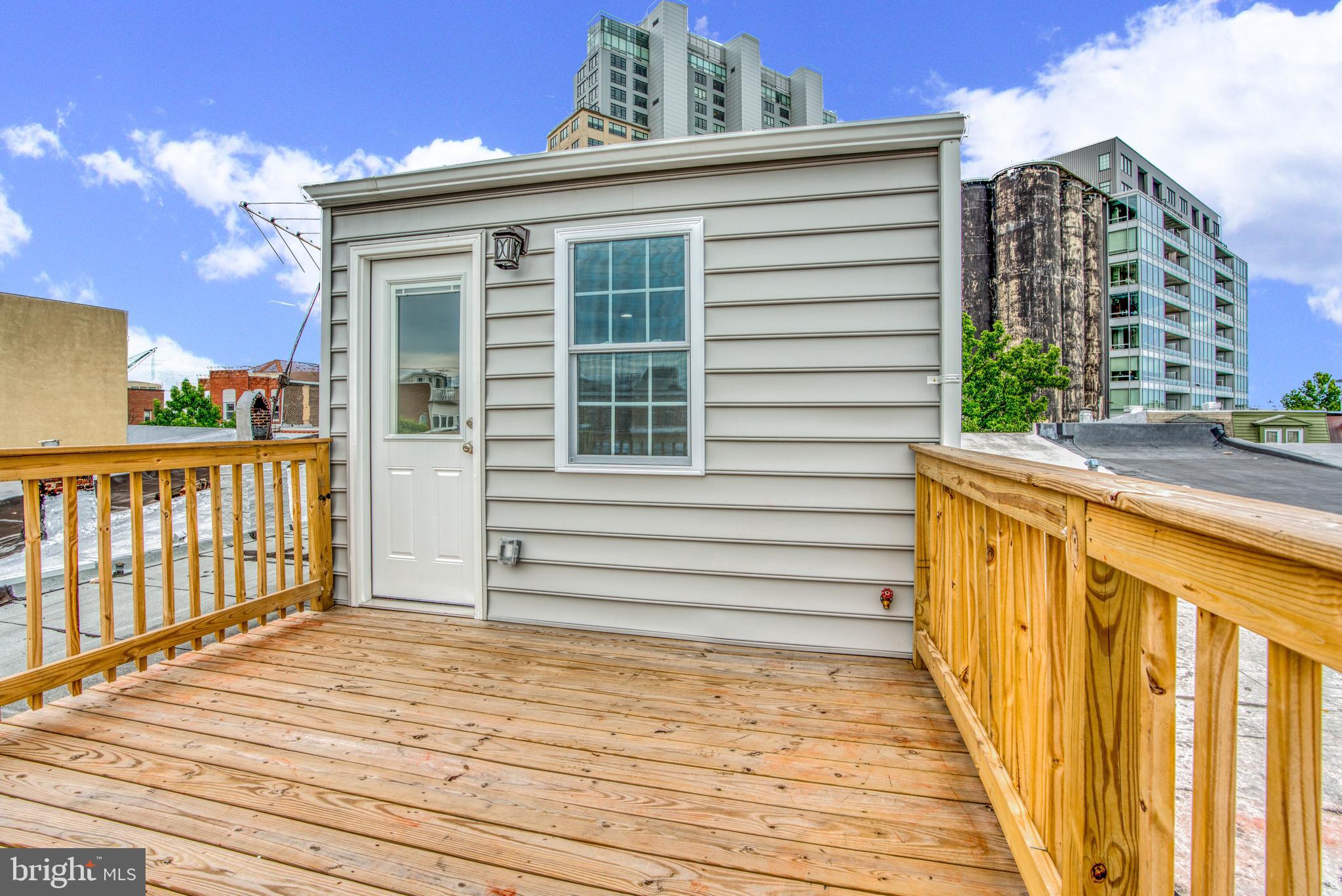 LOCUST POINT - Residential