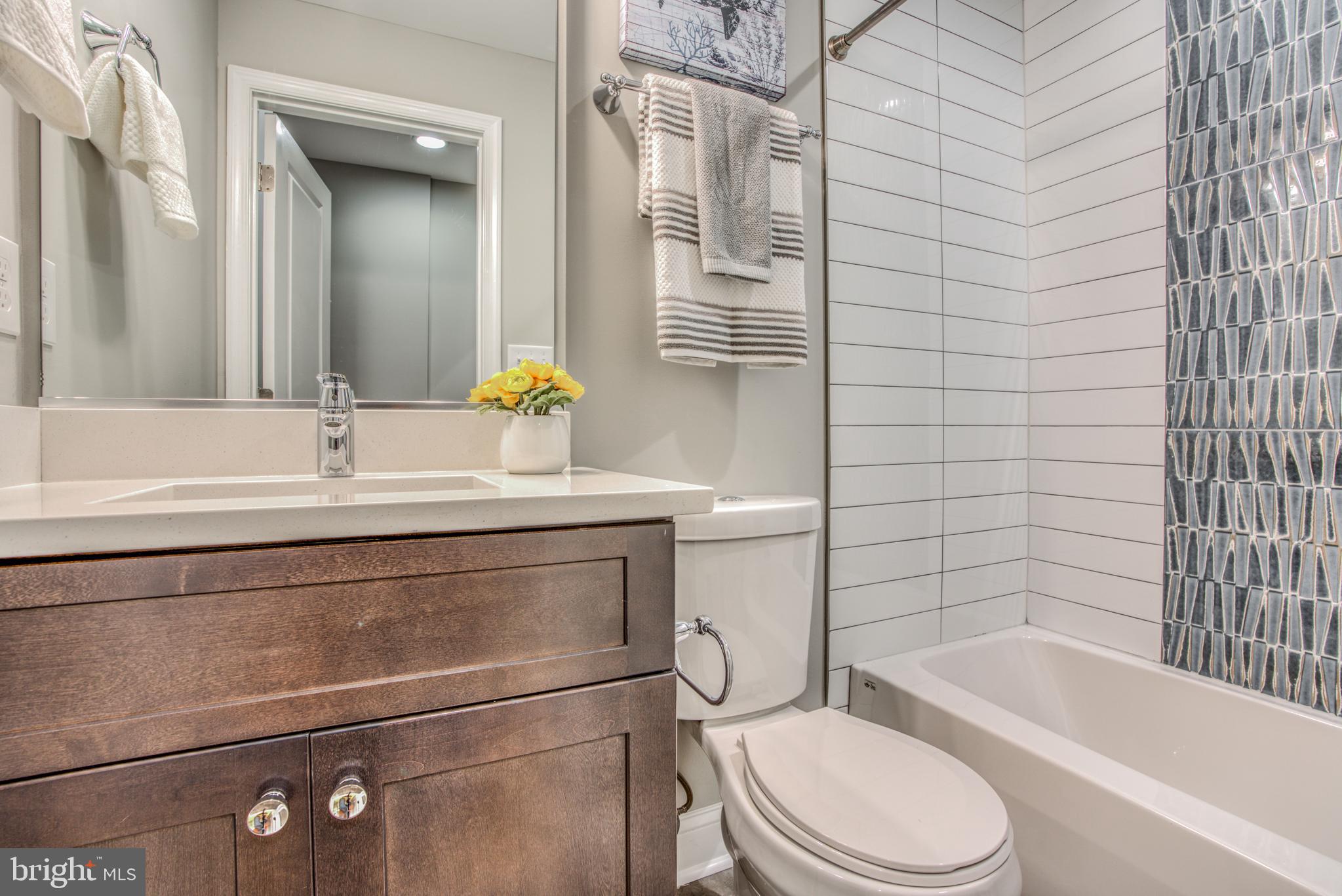 LOCUST POINT - Residential