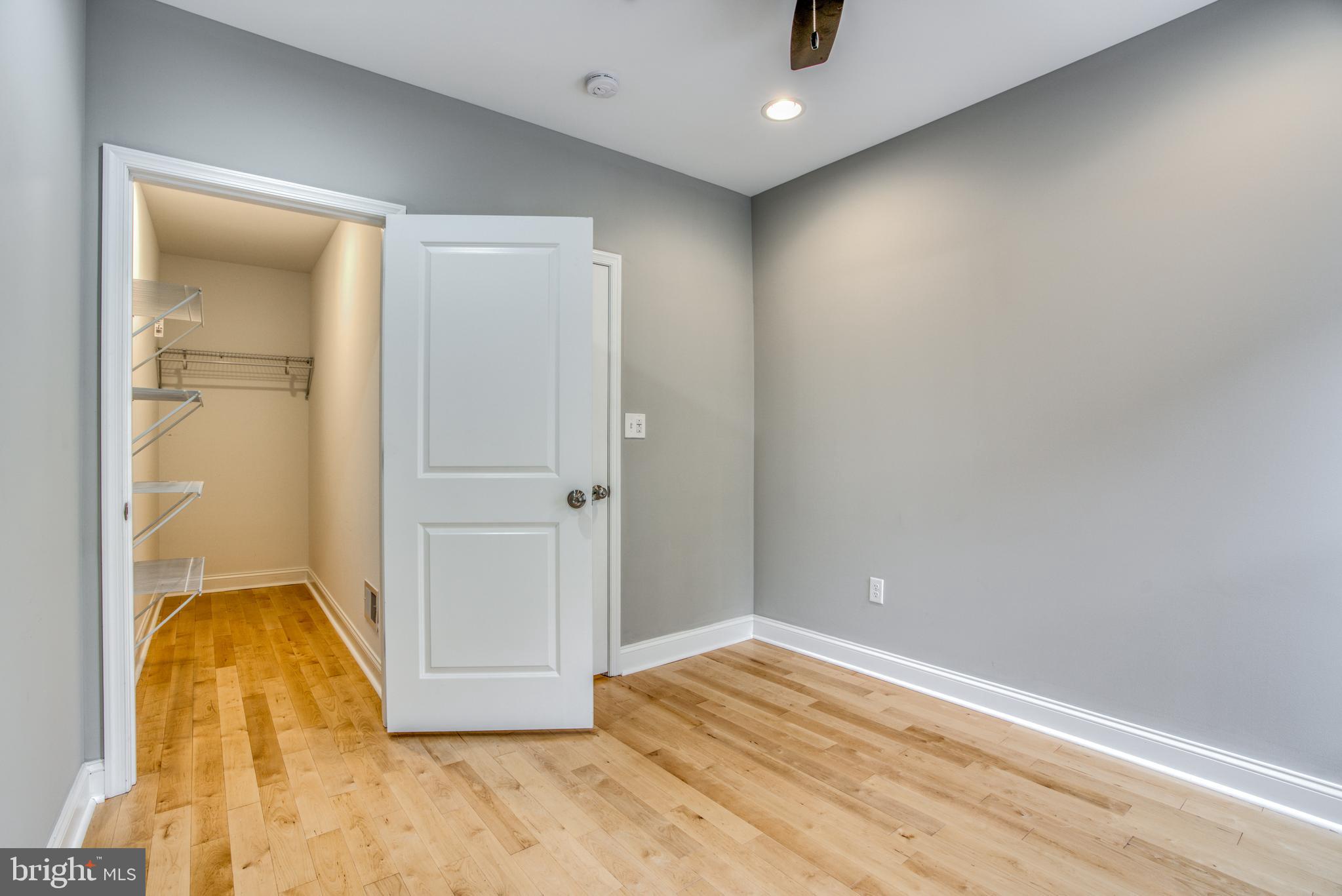 LOCUST POINT - Residential