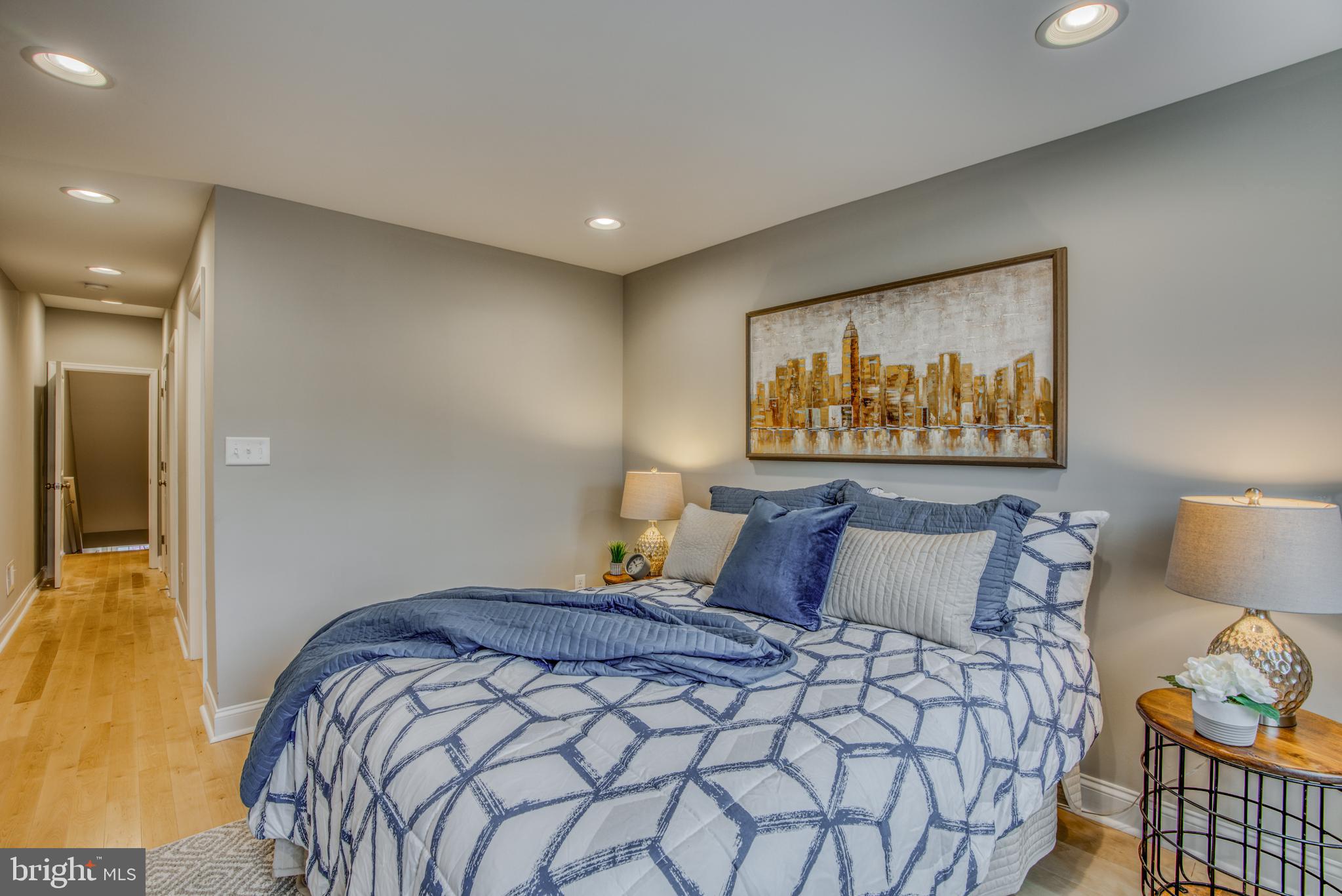 LOCUST POINT - Residential