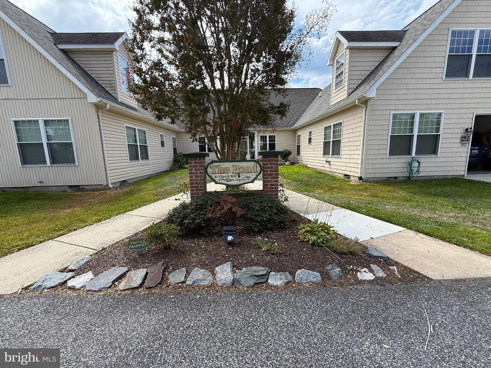 202 EVERETT LANE