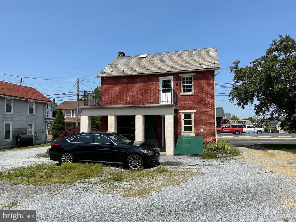 Photo of 806 MAIN ST, AKRON, PA 17501 (MLS # PALA2036102)