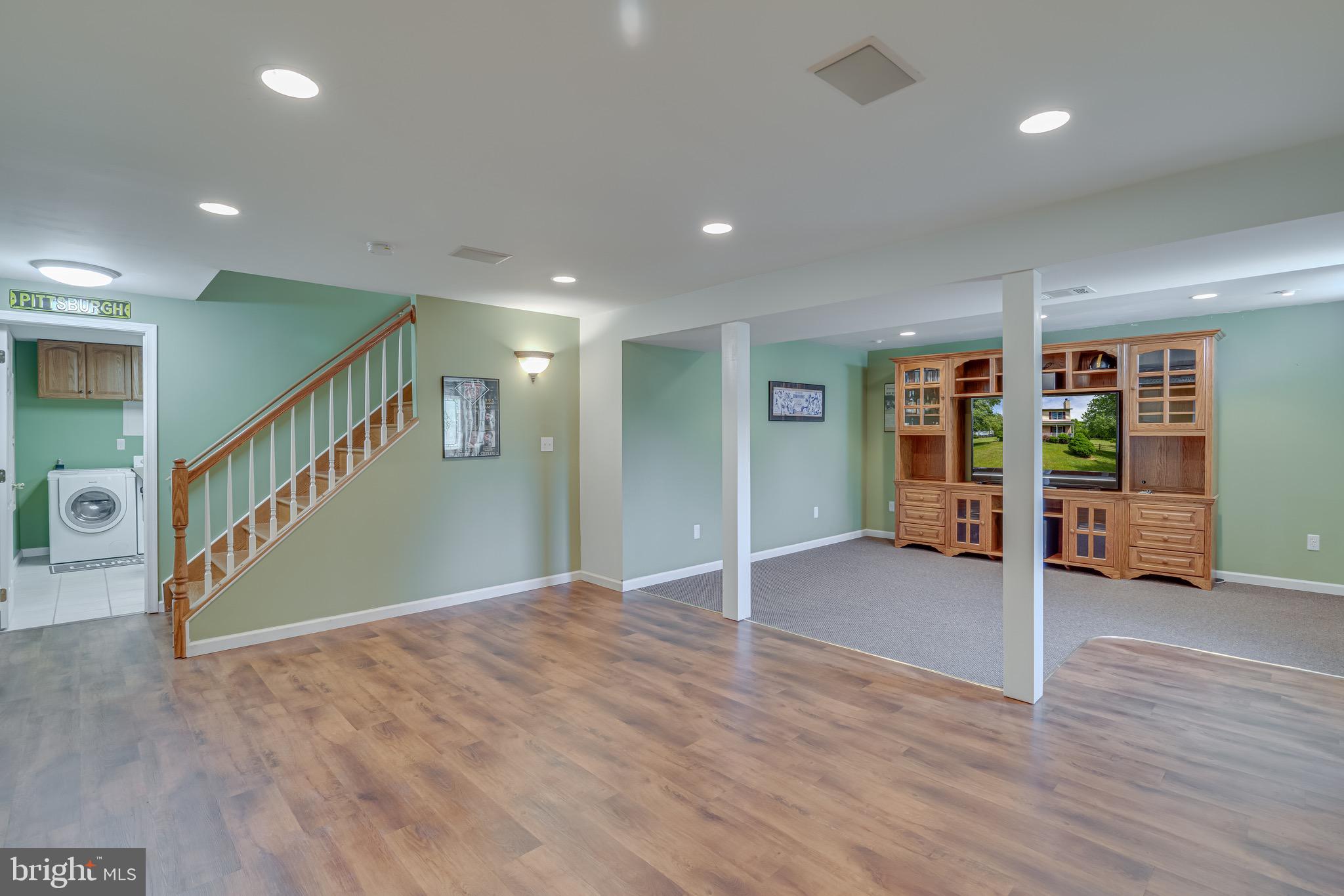 MEADOWLANDS - Residential