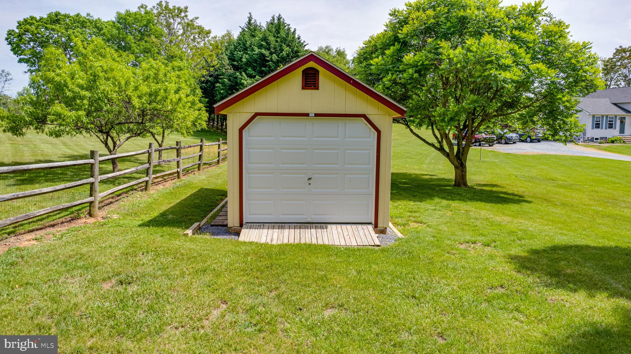 MEADOWLANDS - Residential