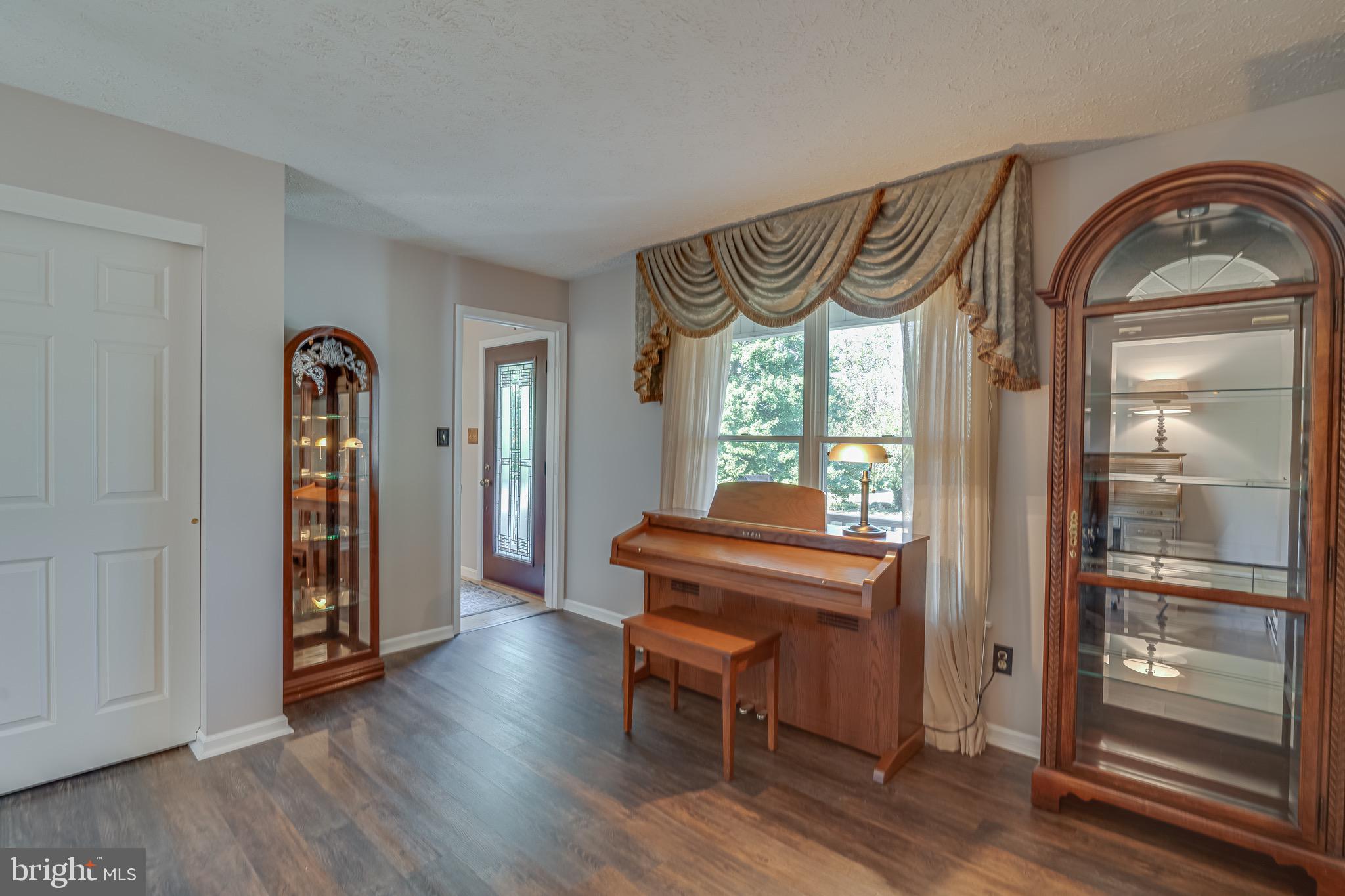 MEADOWLANDS - Residential