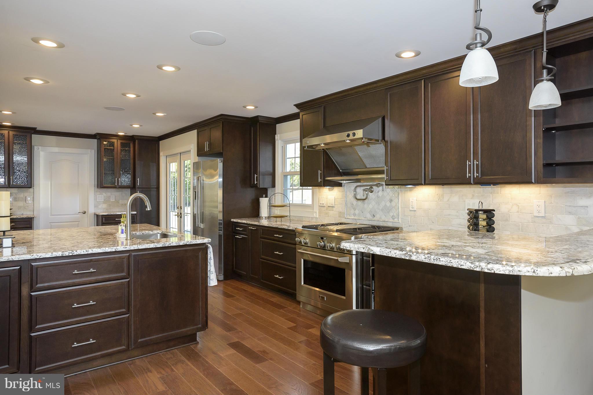 POINT FIELD LANDING - Residential