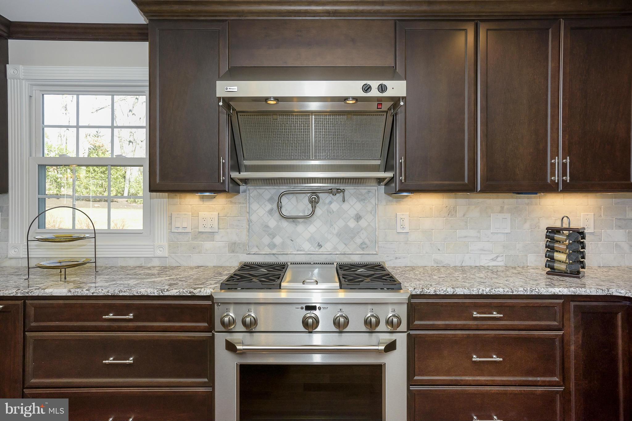 POINT FIELD LANDING - Residential