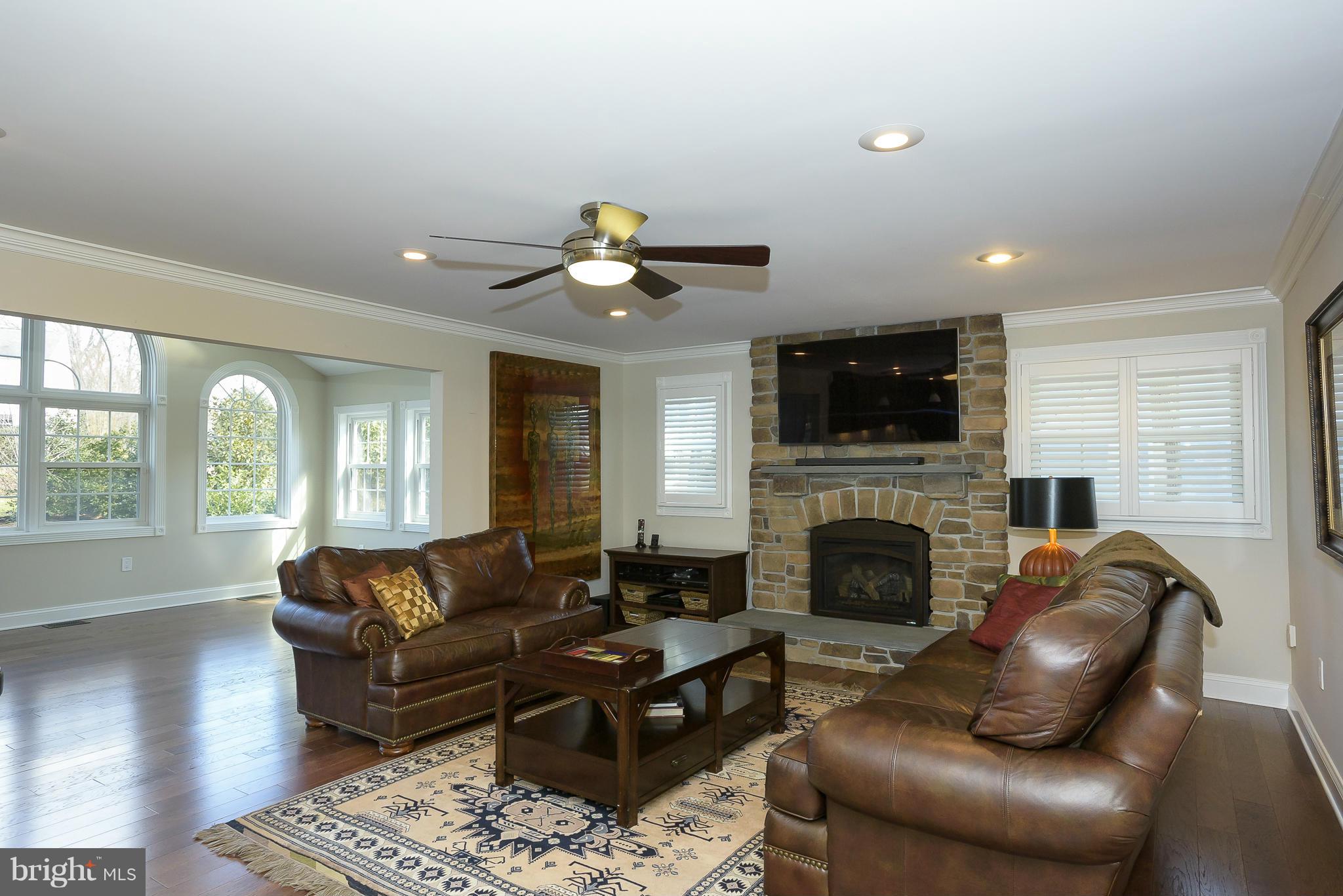 POINT FIELD LANDING - Residential